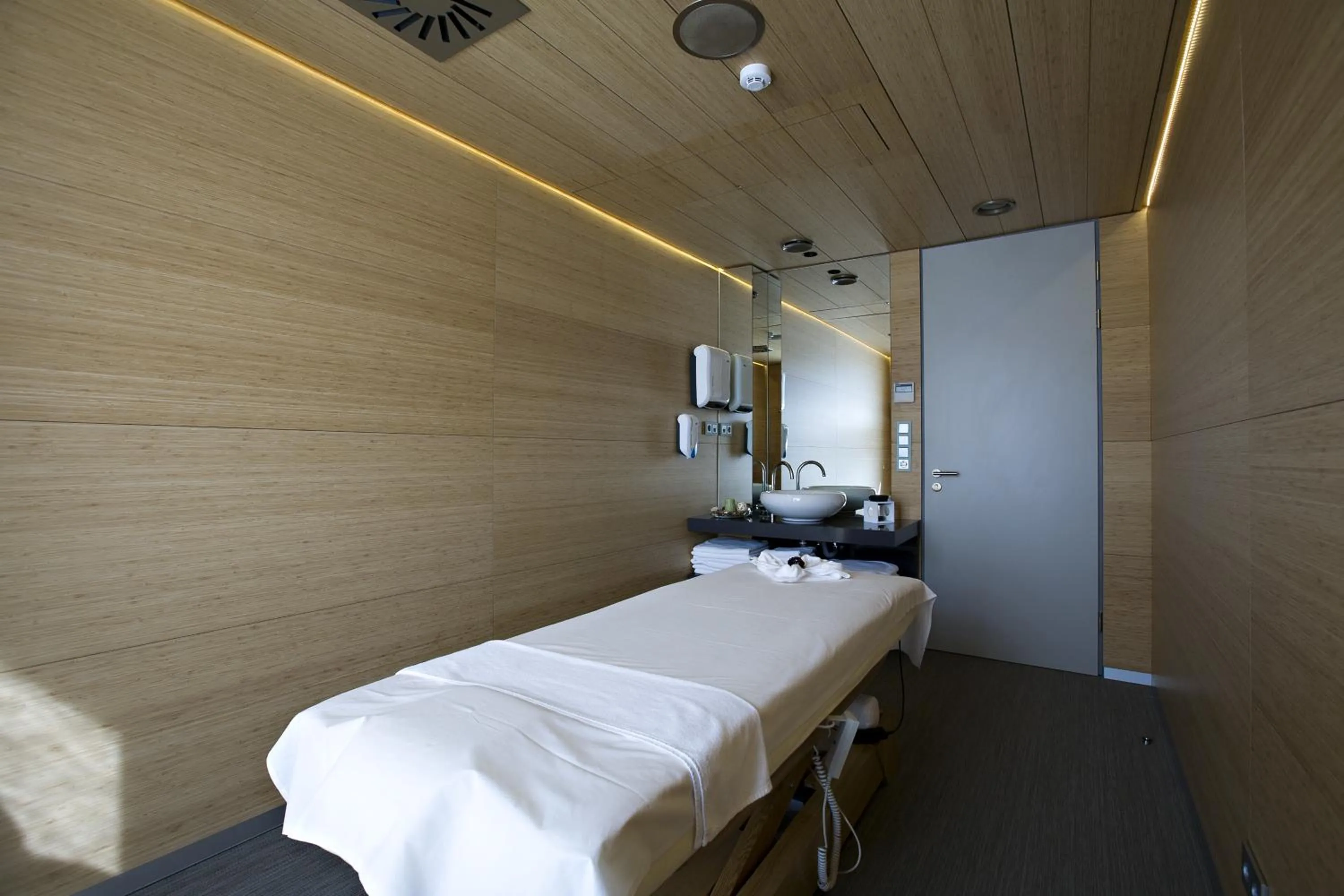 Massage in Hotel Zena Beauty & Shopping Center