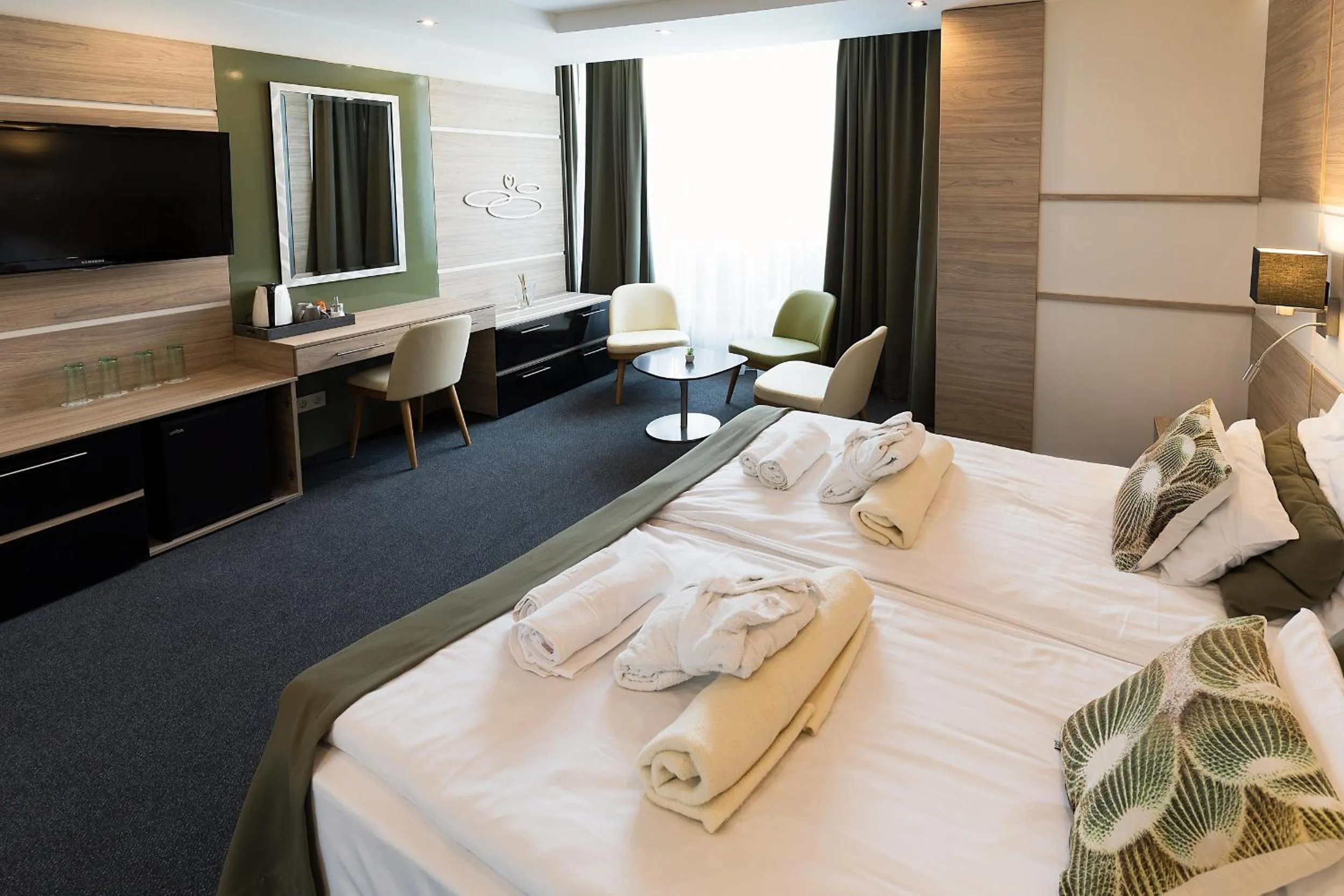 Bedroom, Bed in Hotel Zena Beauty & Shopping Center