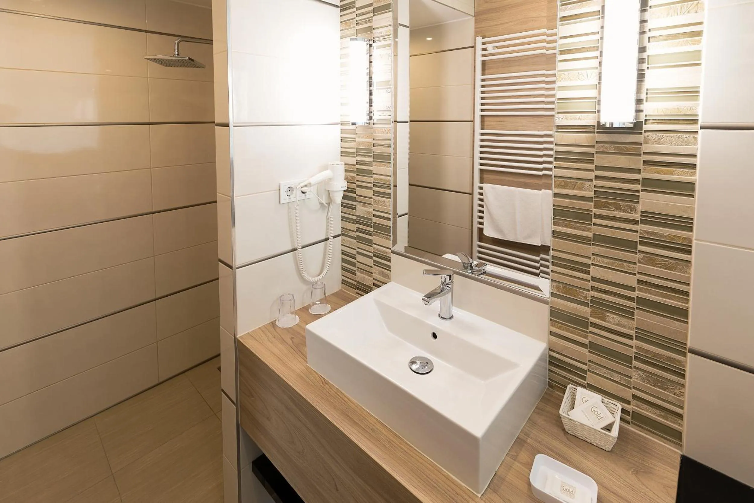 Bathroom in Hotel Zena Beauty & Shopping Center