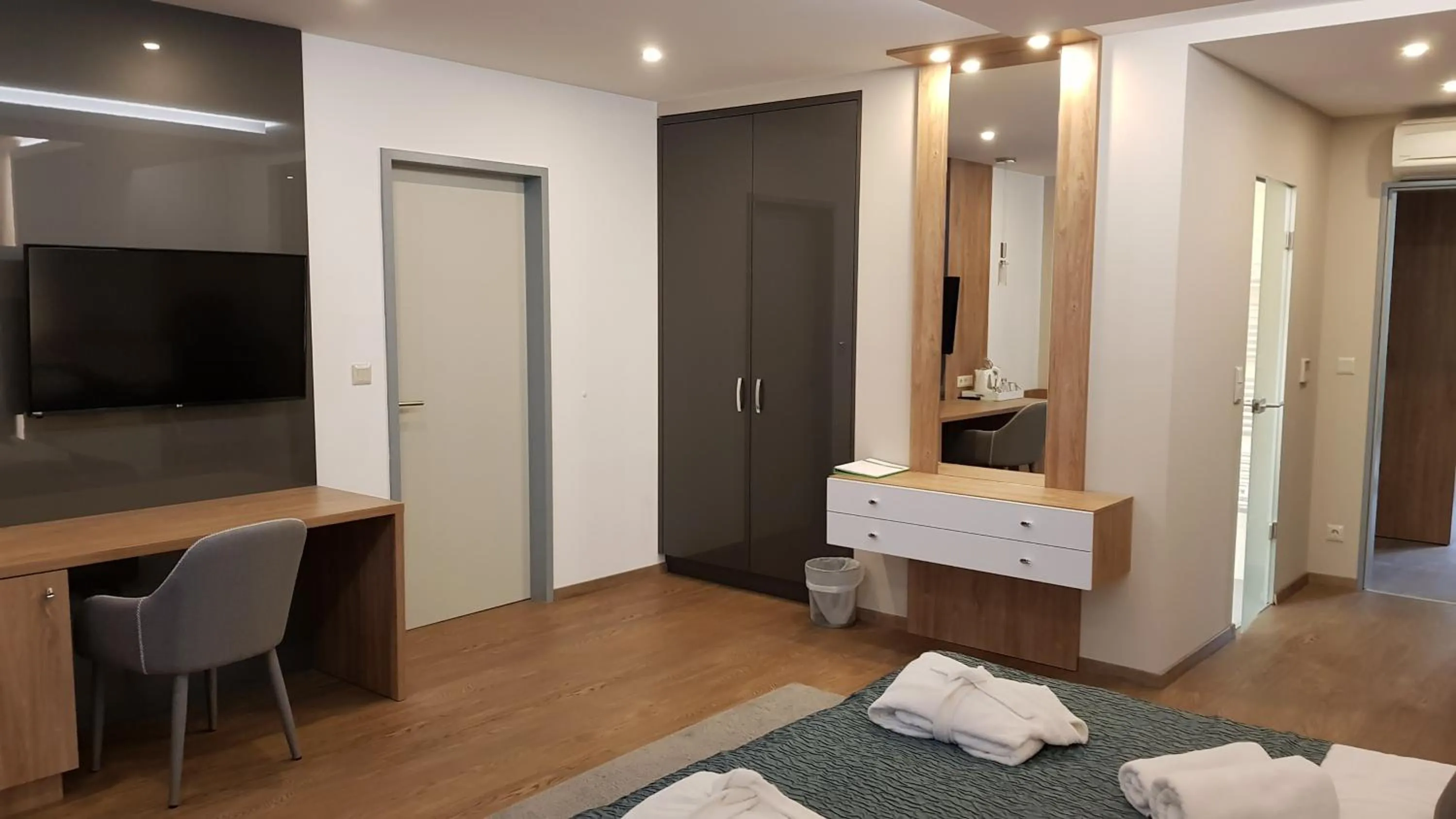 Bedroom in Hotel Zena Beauty & Shopping Center