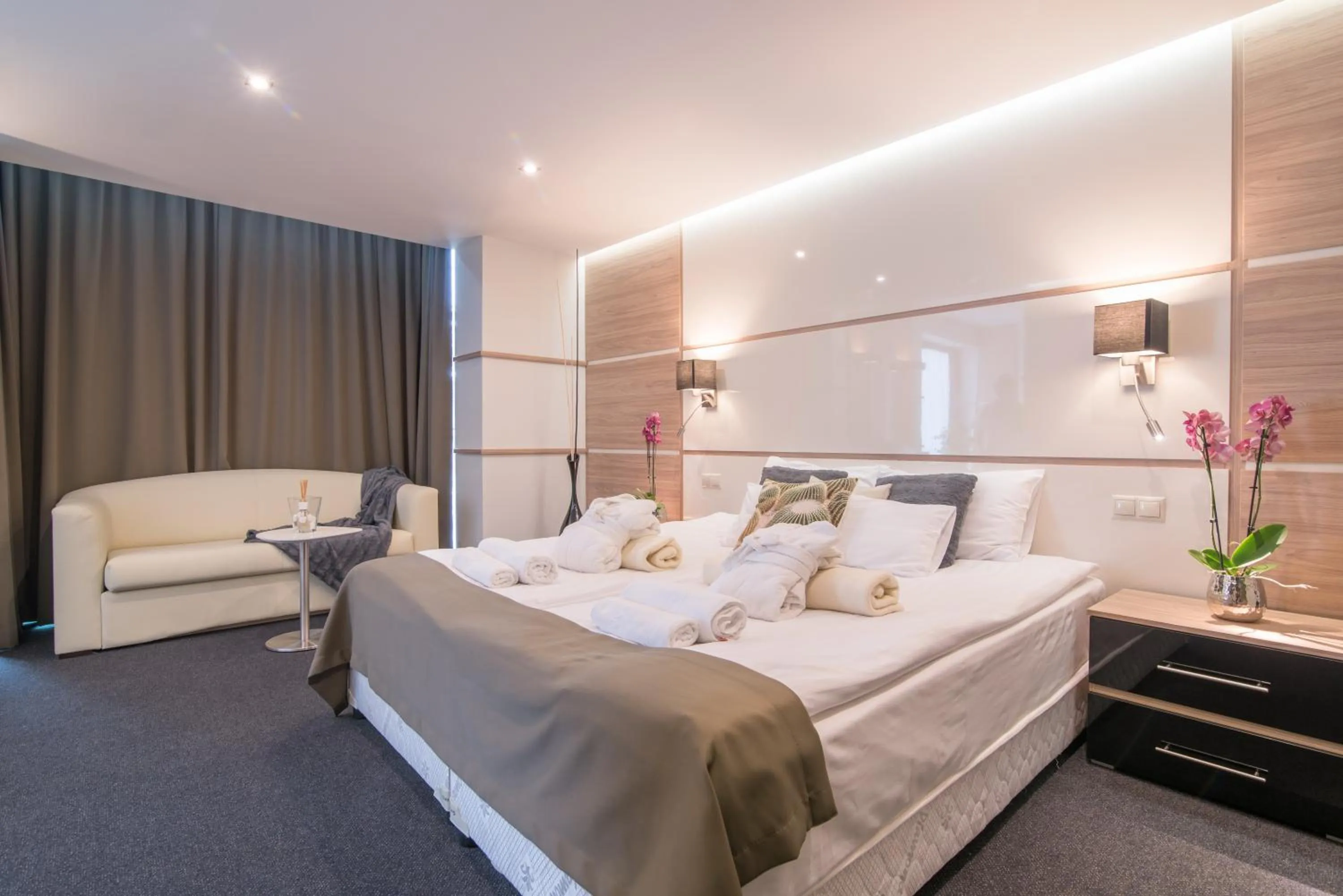 Photo of the whole room, Bed in Hotel Zena Beauty & Shopping Center