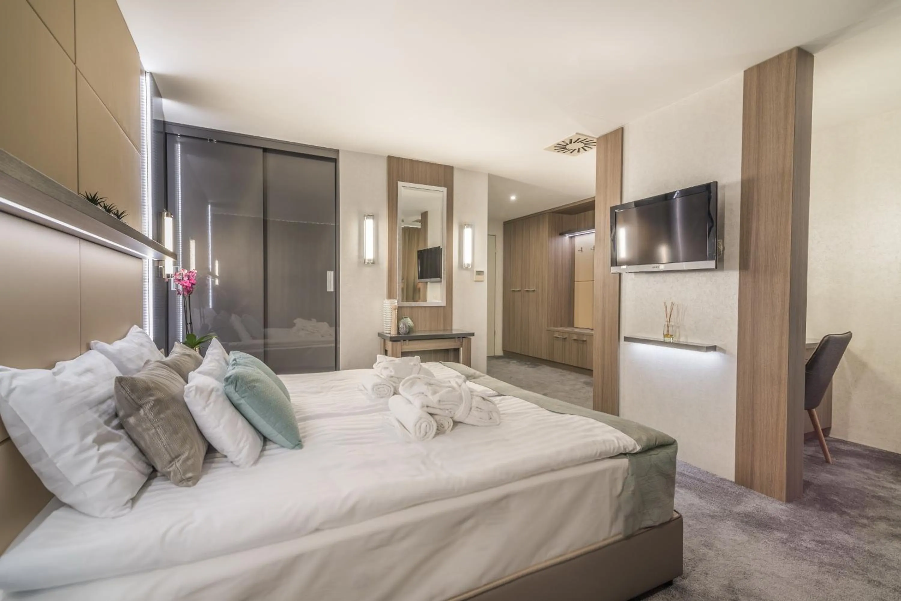 Bed in Hotel Zena Beauty & Shopping Center