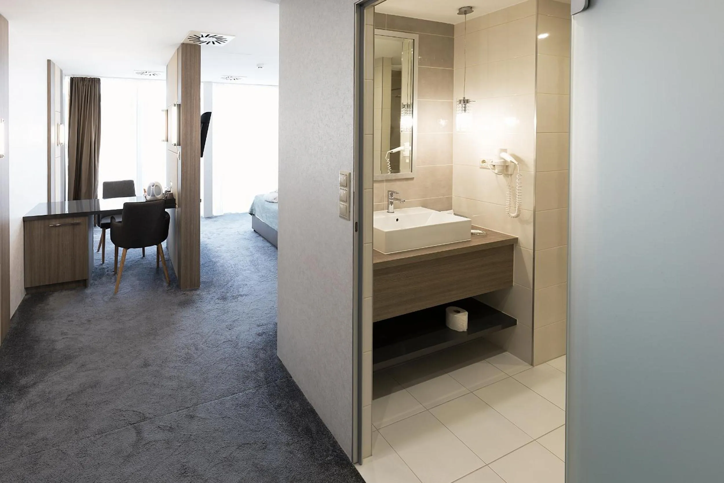 Bathroom, Bed in Hotel Zena Beauty & Shopping Center