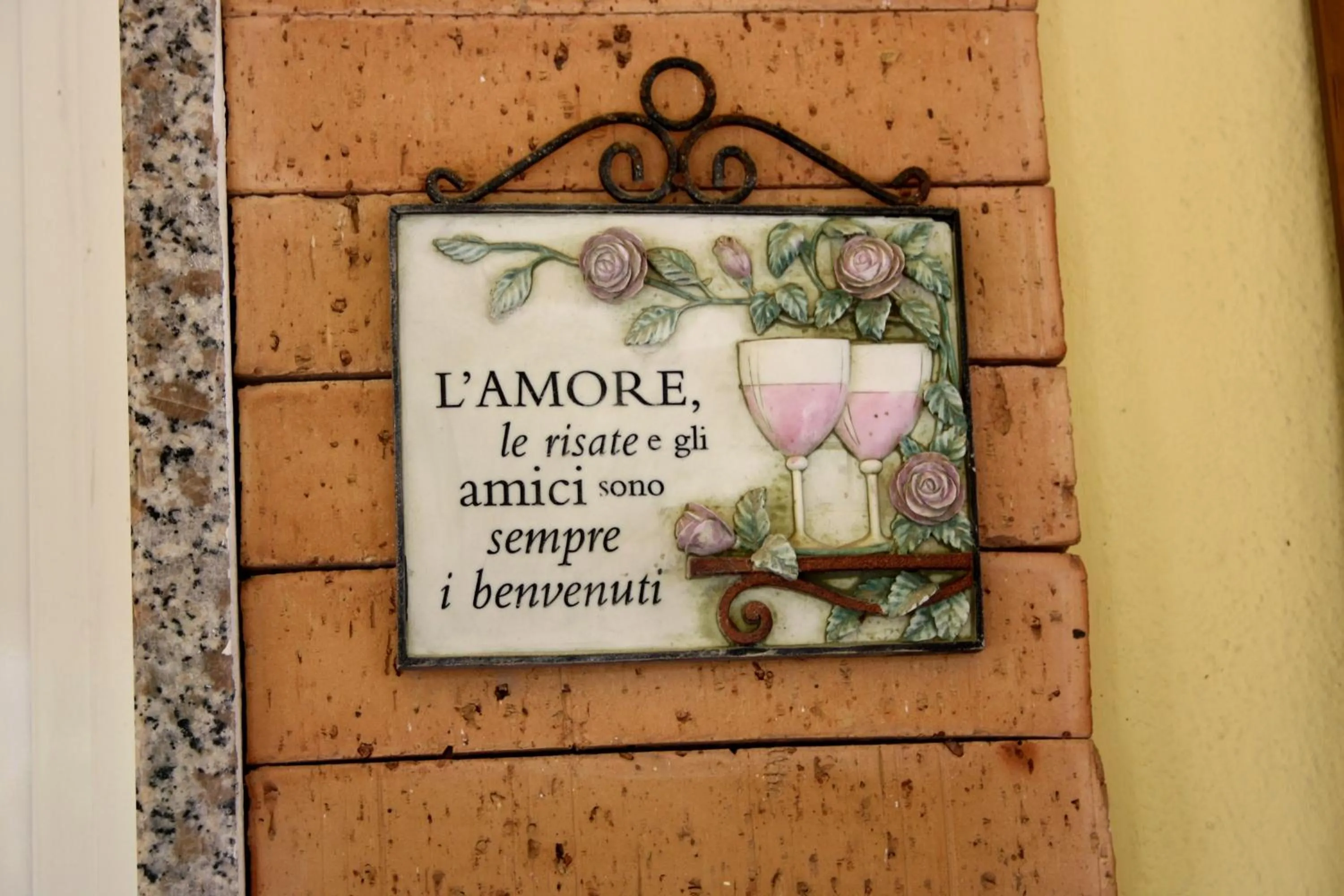 Text overlay in Villa Brunella