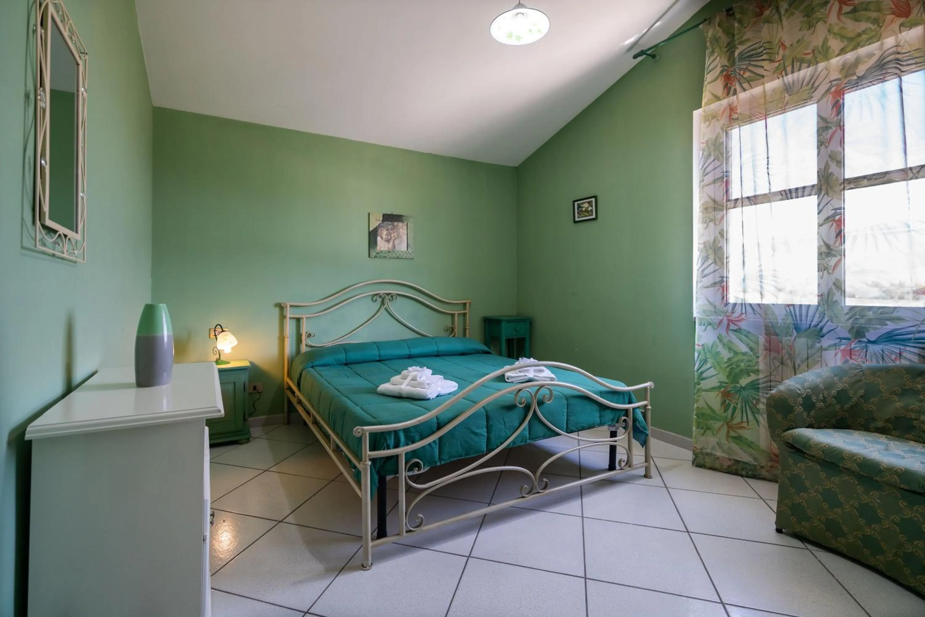 Bedroom, Bed in Villa Brunella