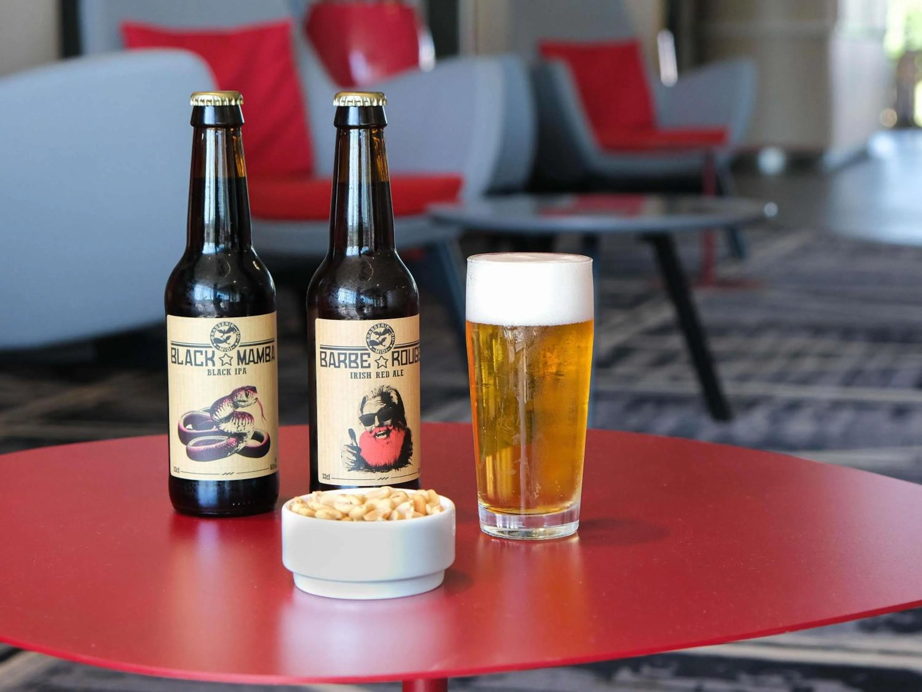 Lounge or bar in Mercure Toulouse Sud