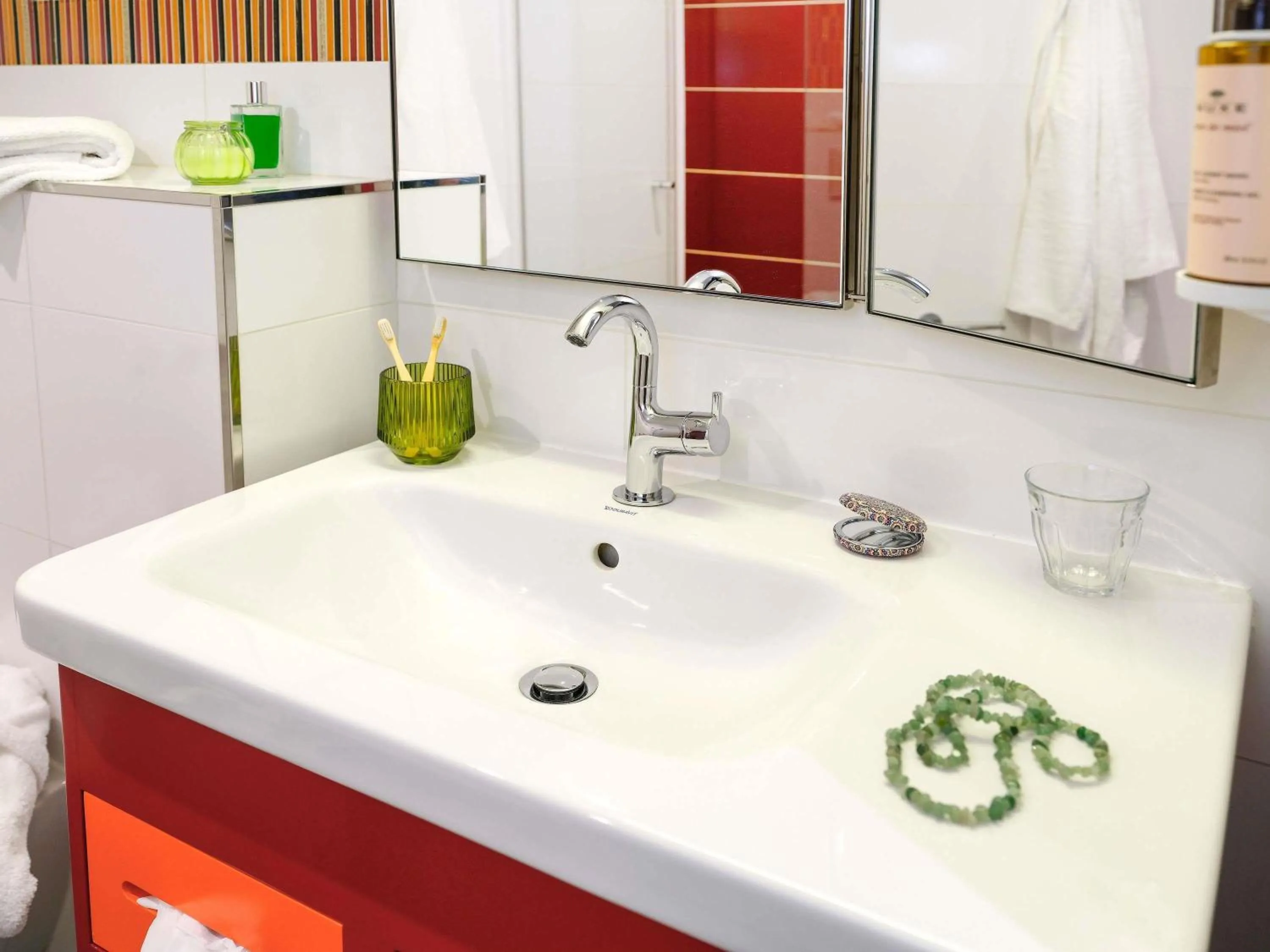 Bedroom in Mercure Toulouse Sud