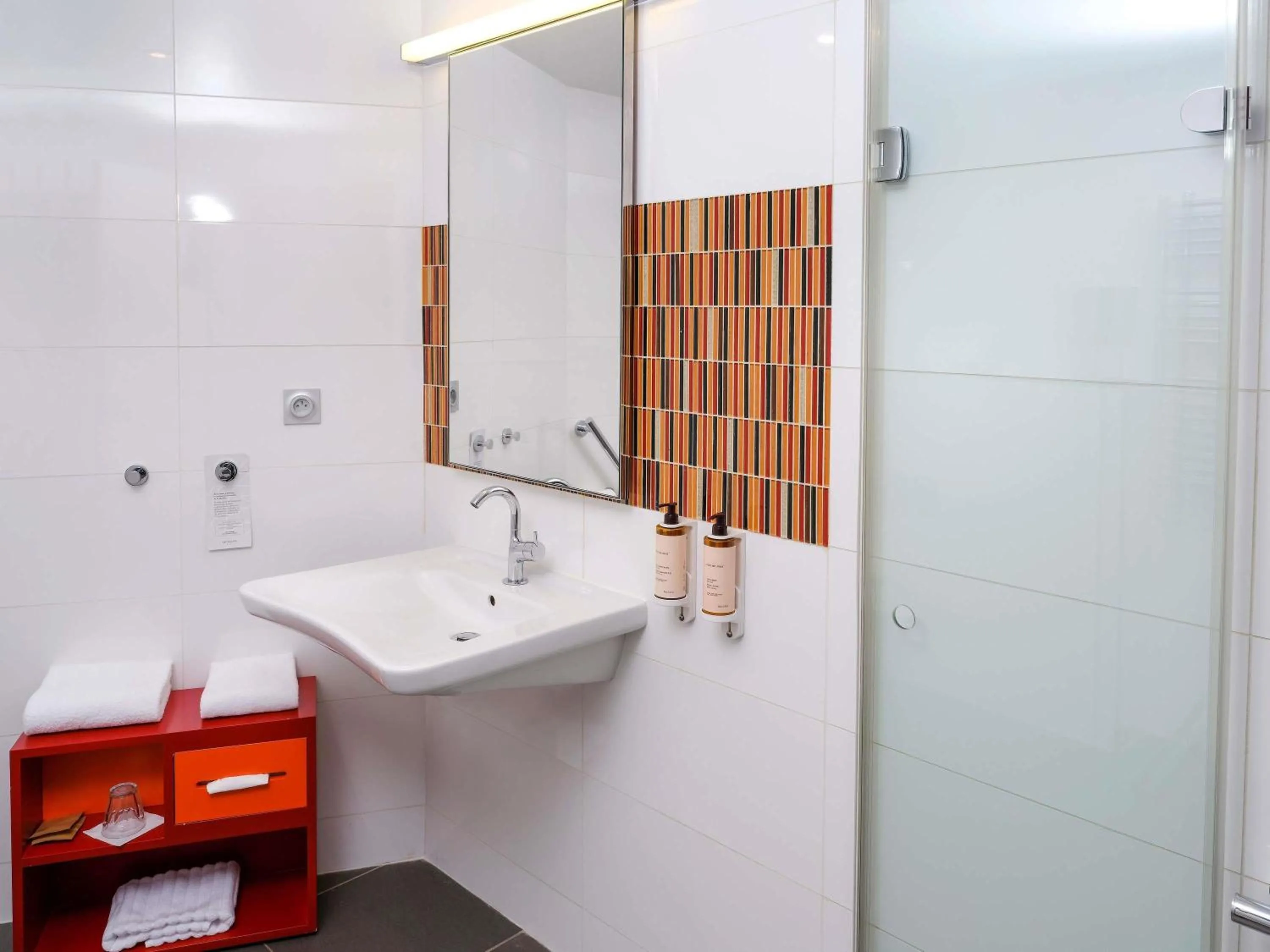 Bedroom in Mercure Toulouse Sud