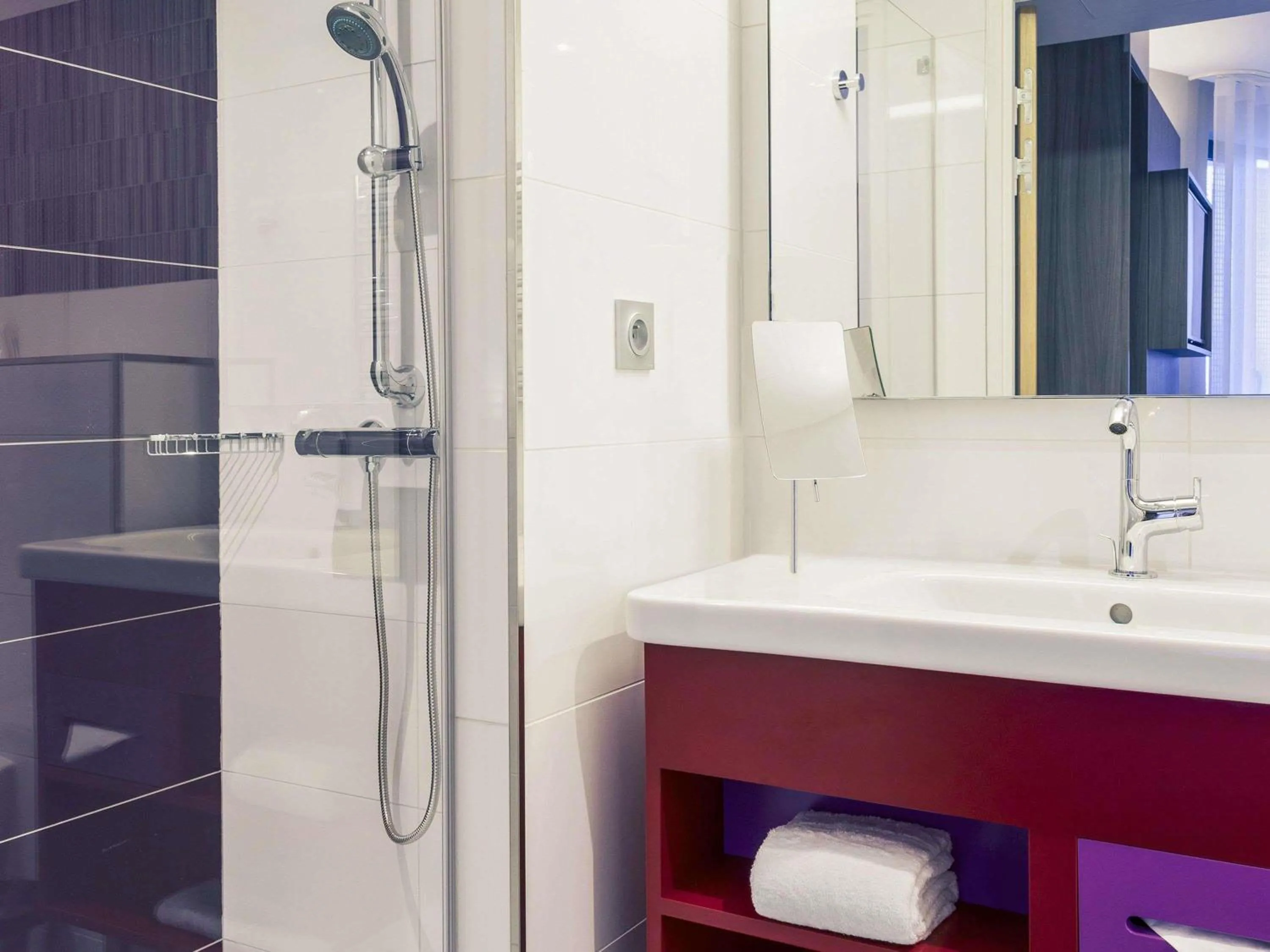 Bedroom in Mercure Toulouse Sud