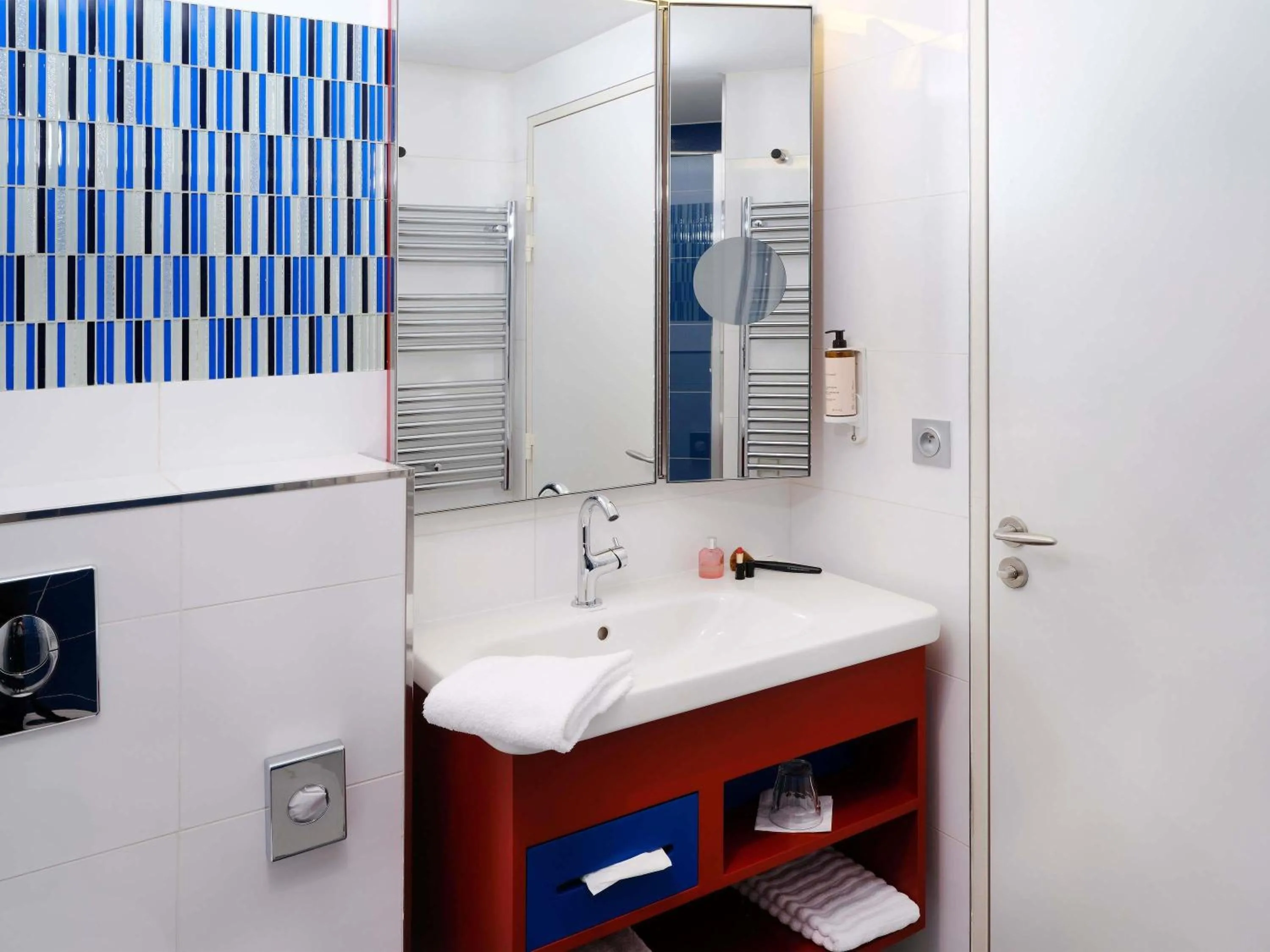 Bedroom in Mercure Toulouse Sud