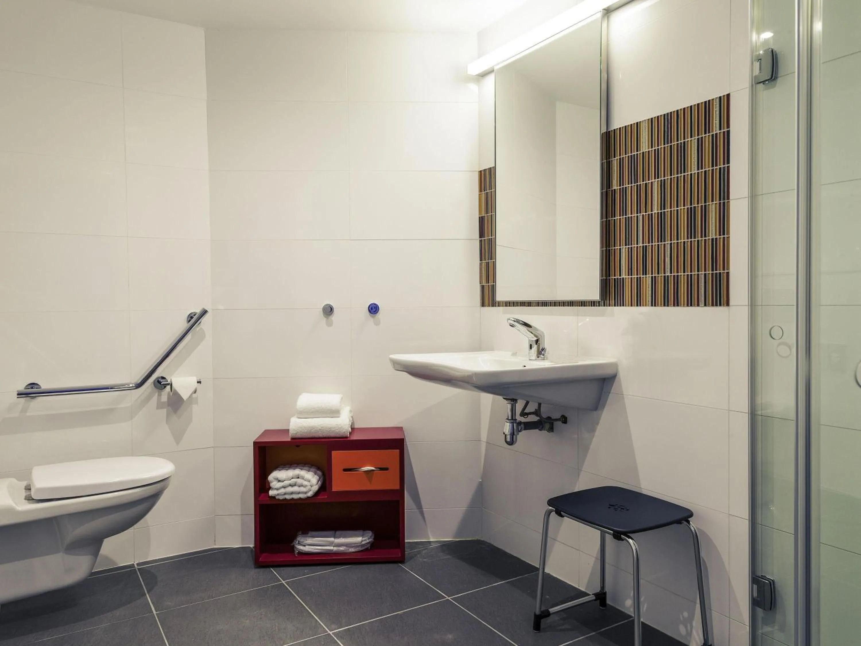 Bedroom in Mercure Toulouse Sud