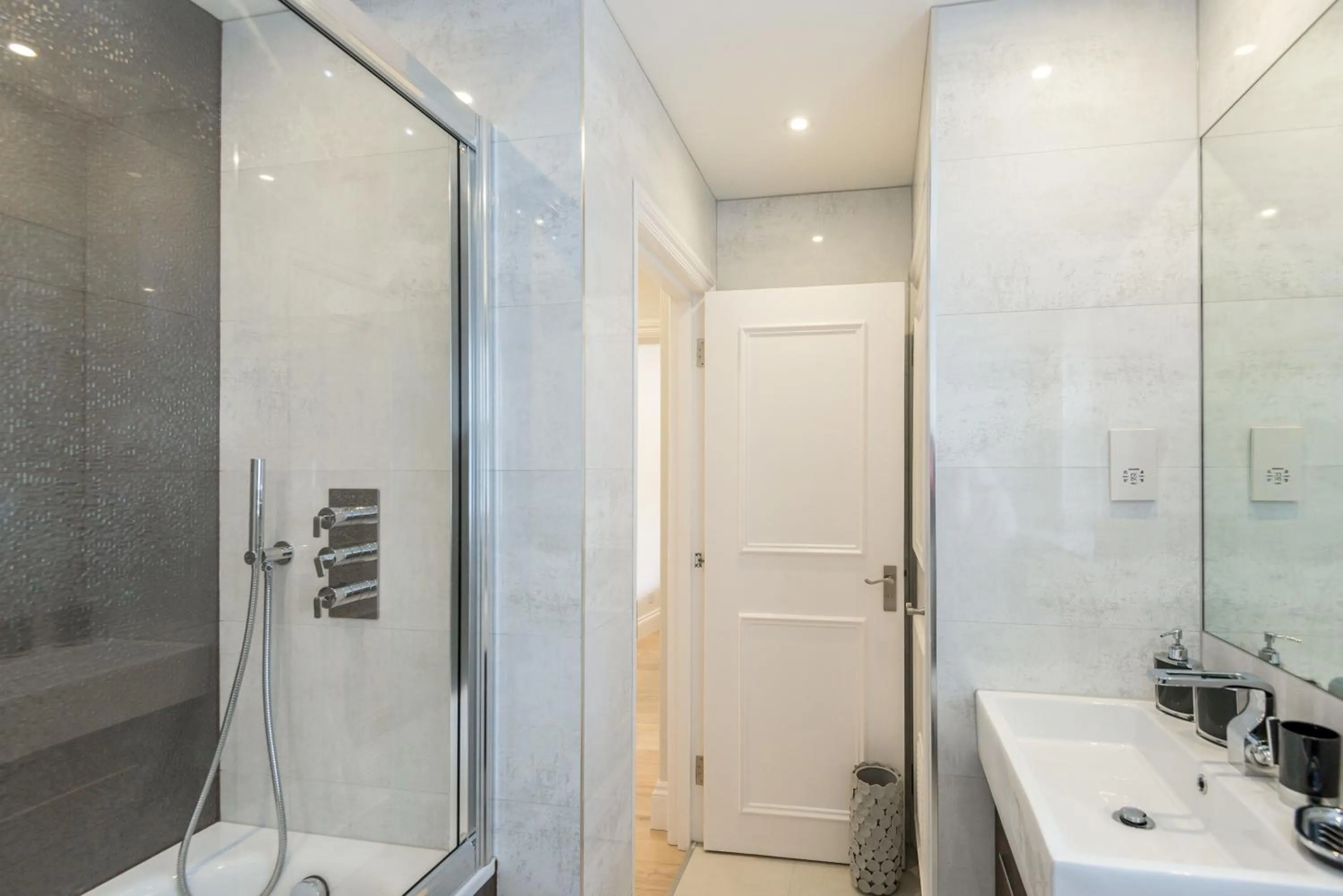 Bathroom in High Street Kensington Apartment