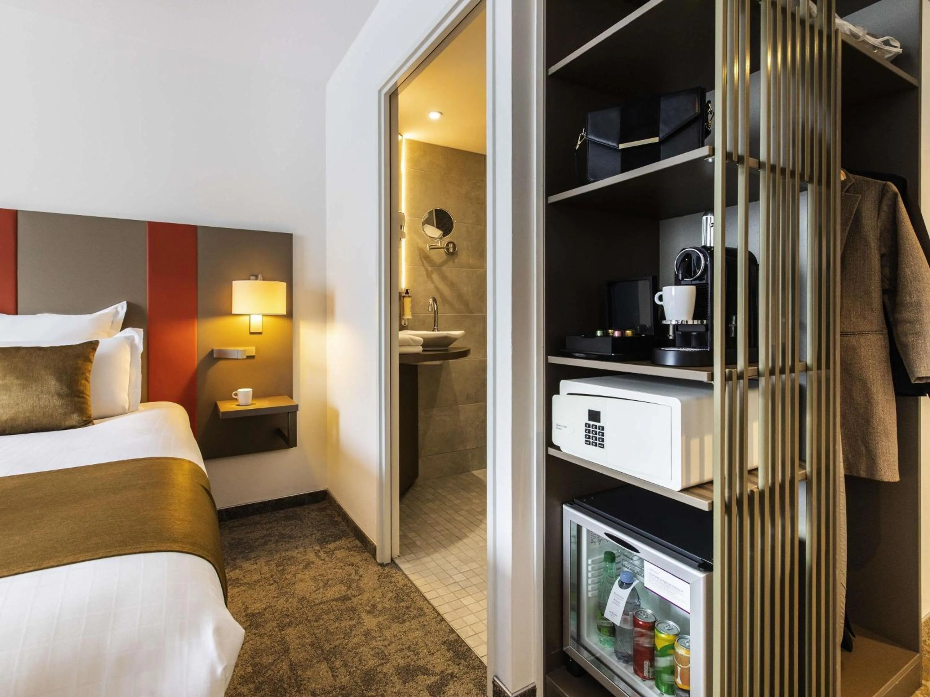 Bedroom, Bed in Mercure Belfort Centre