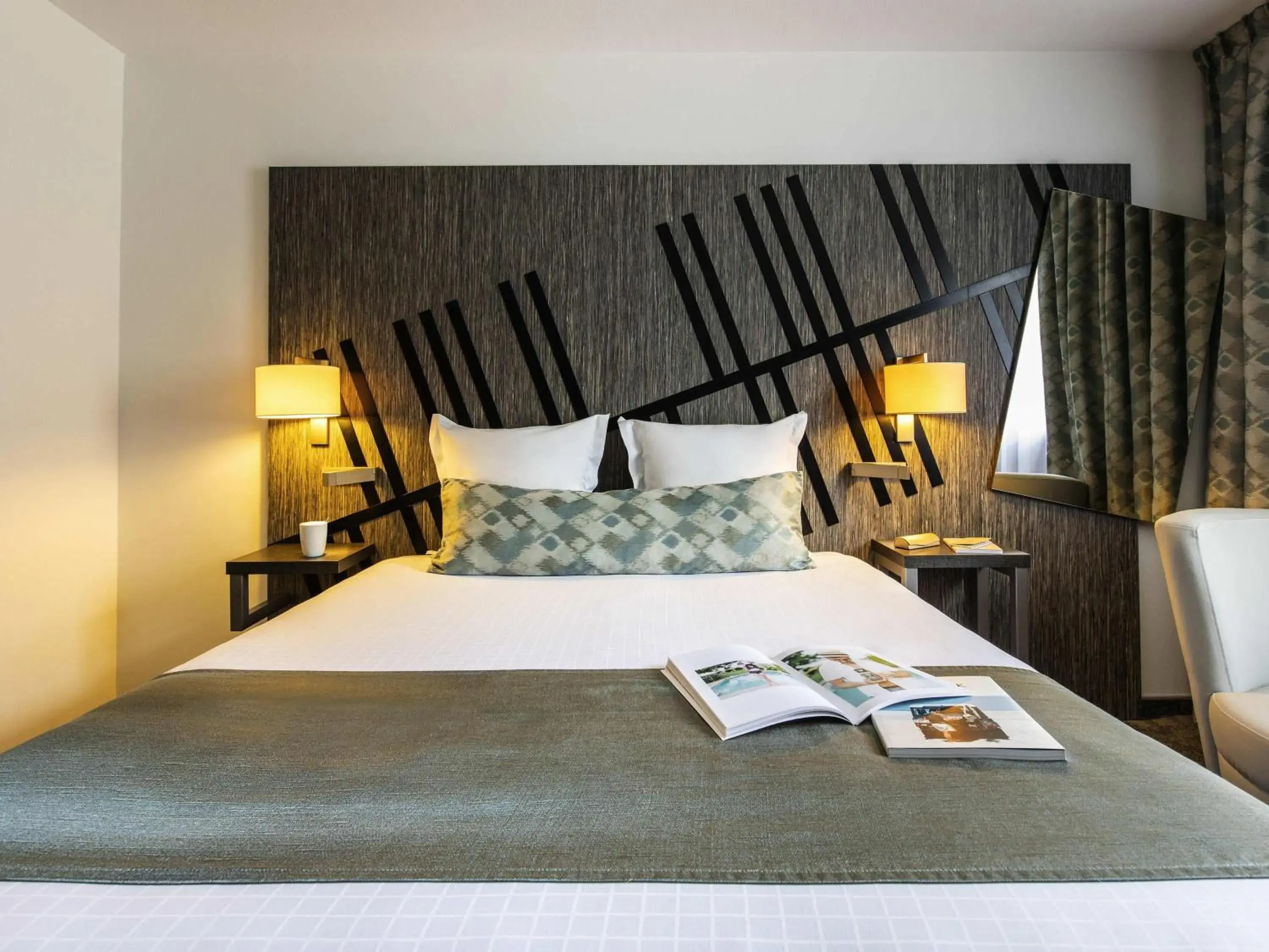 Bedroom, Bed in Mercure Belfort Centre Bedroom, Bed in Mercure Belfort Centre