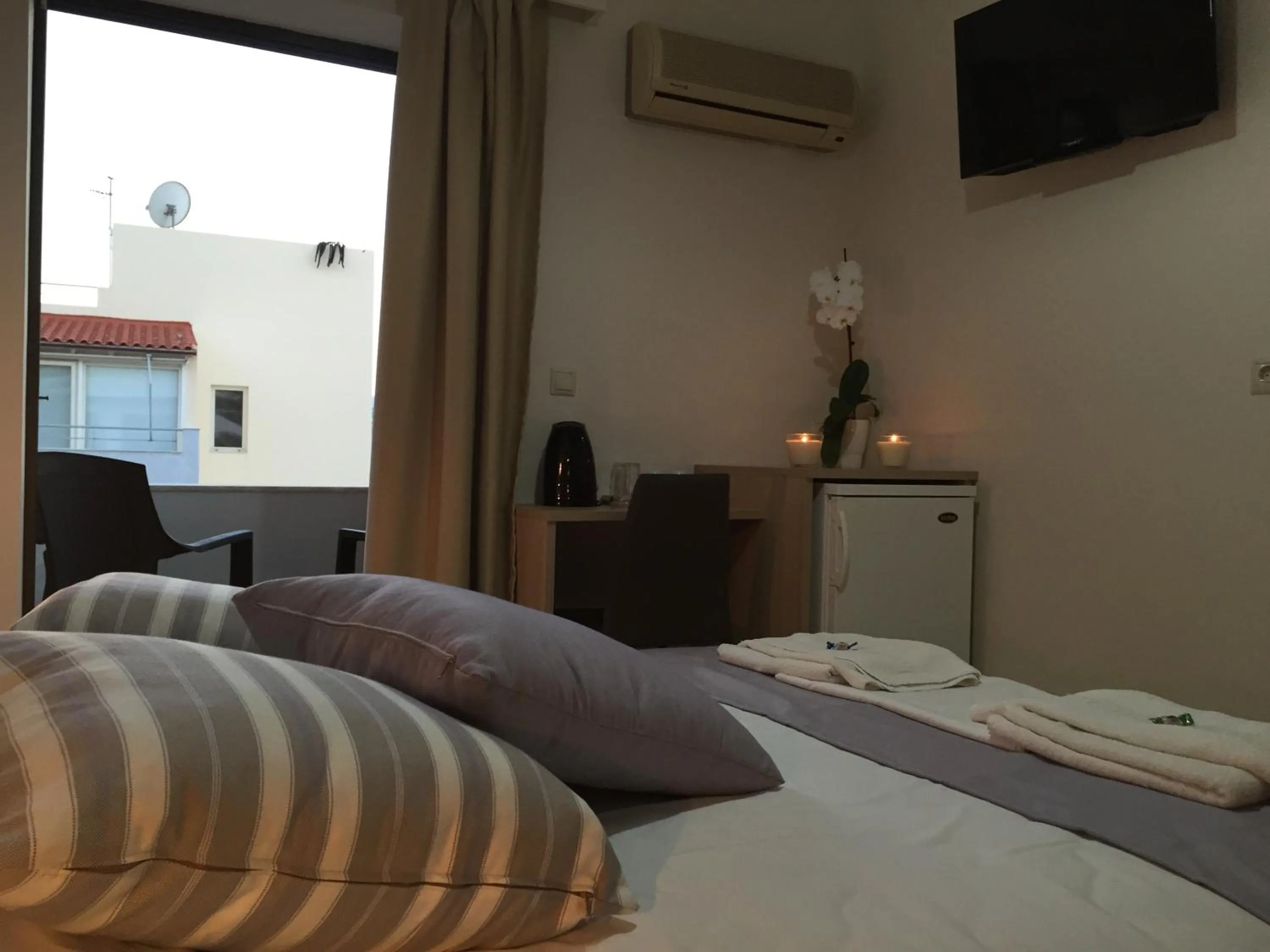 Bedroom, Bed in Apollon Hotel