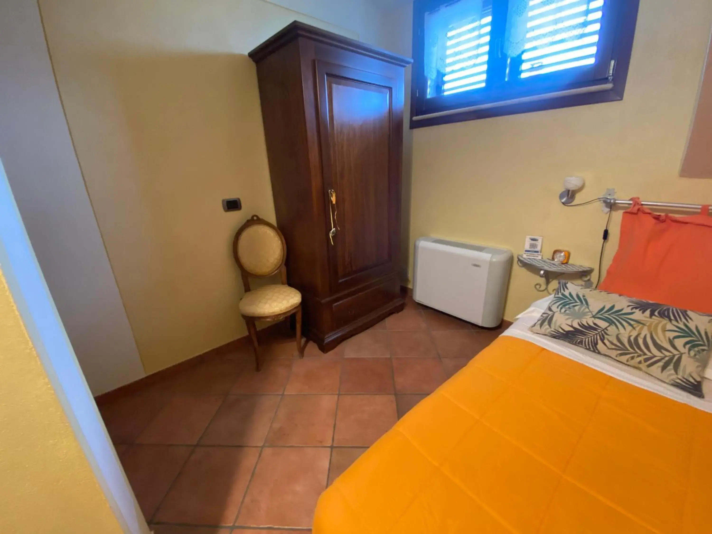 Small Double Room - single occupancy in B&B Torre in Langa Small Double Room - single occupancy in B&B Torre in Langa