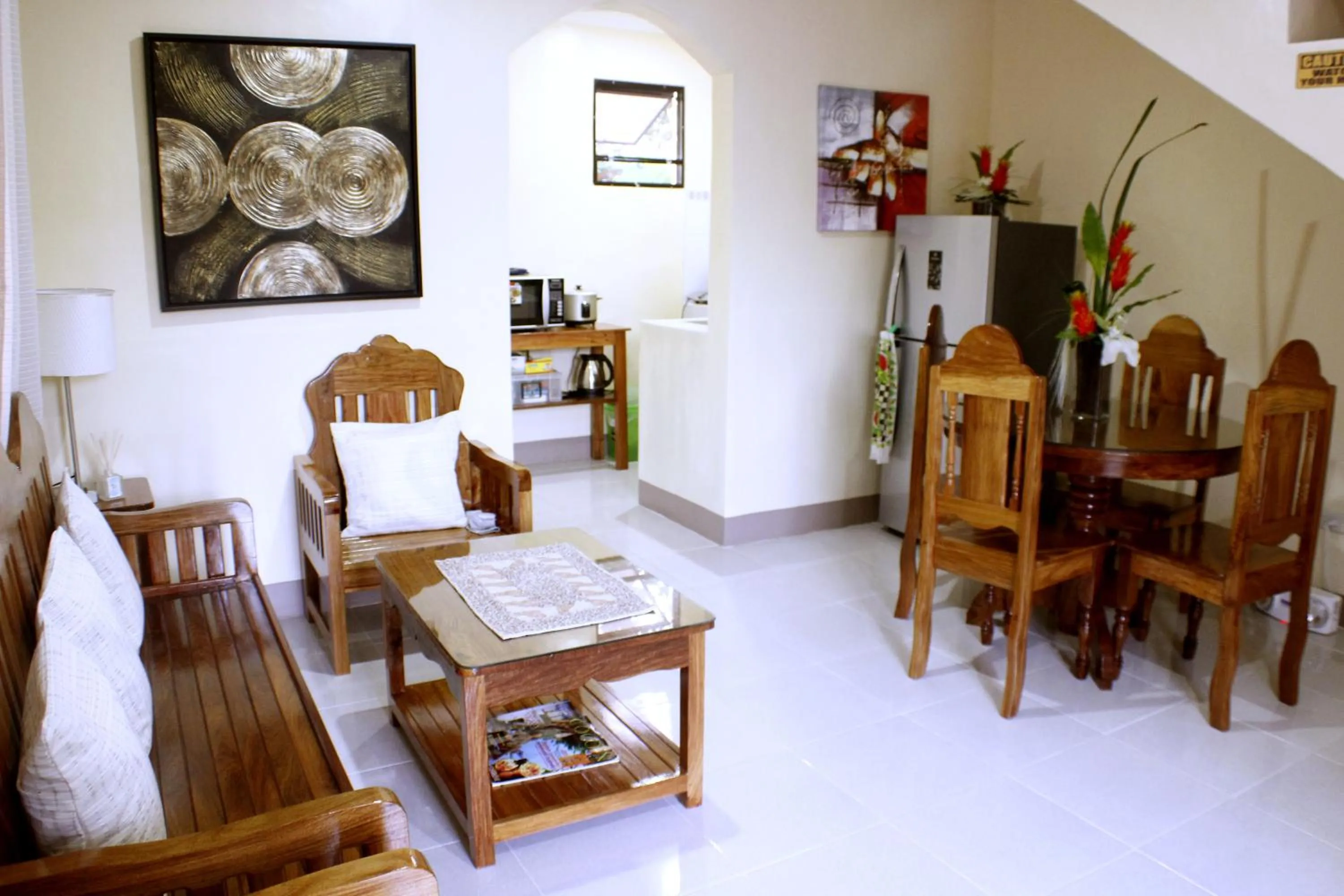 Communal lounge/ TV room in Haisa Apartment