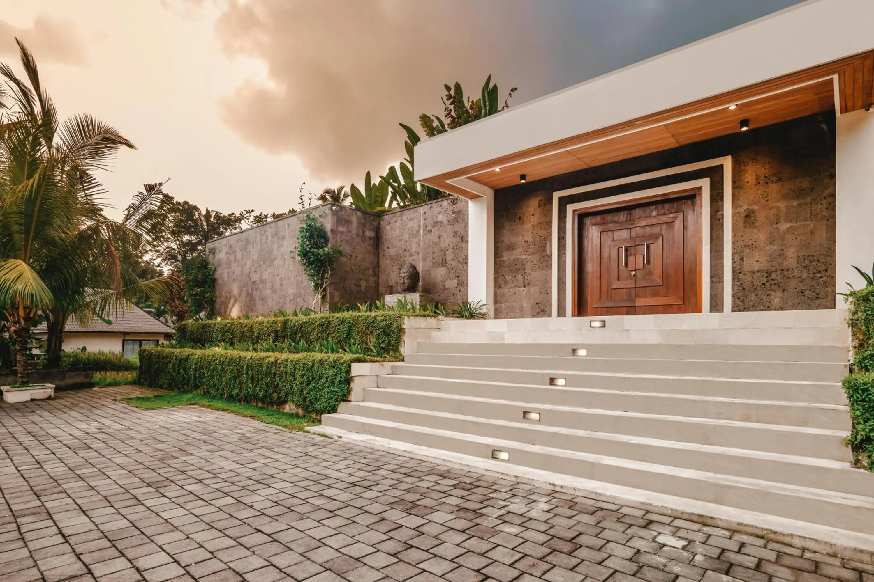 Facade/entrance in Villa Dune