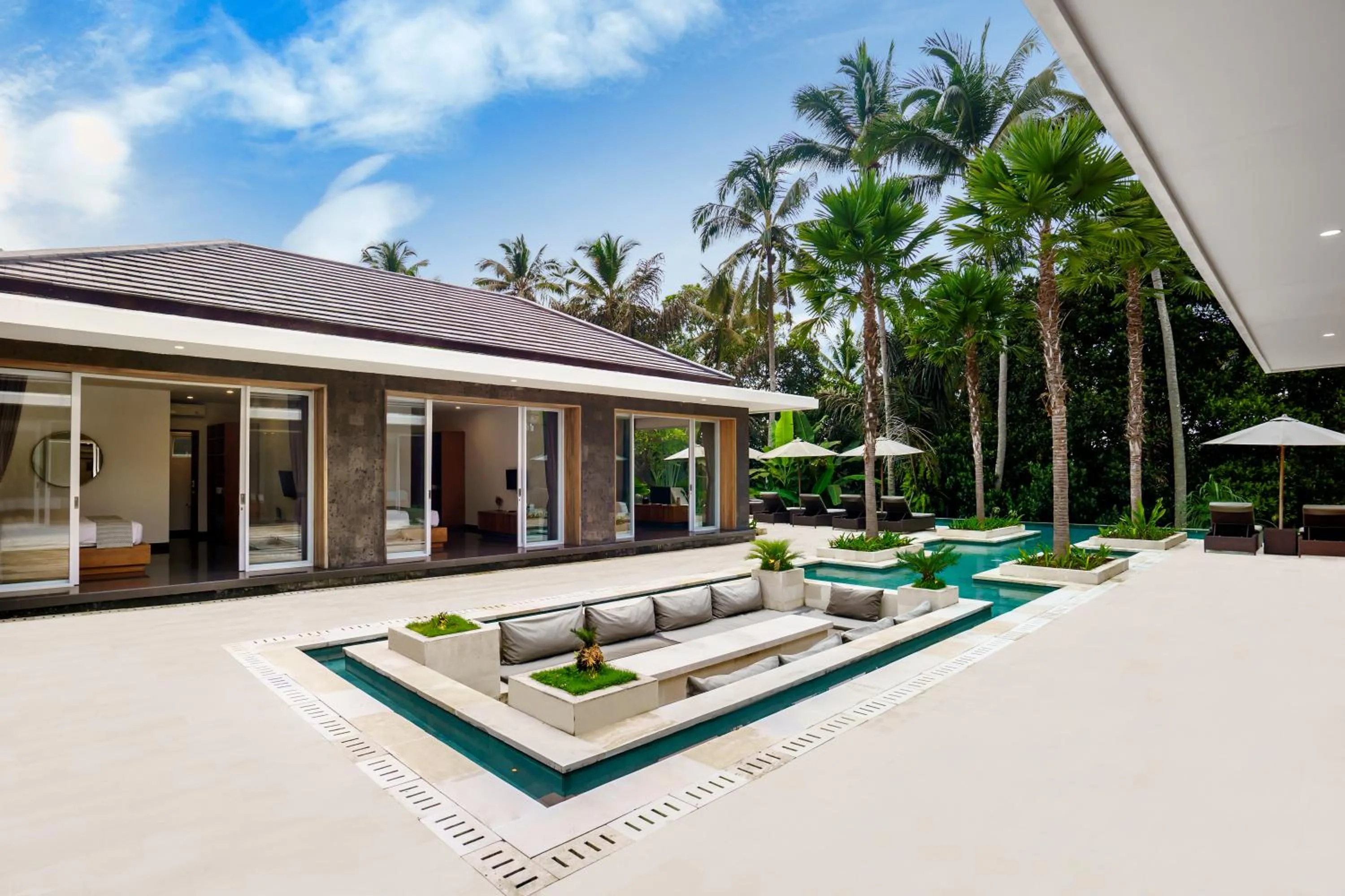 Property building in Villa Dune