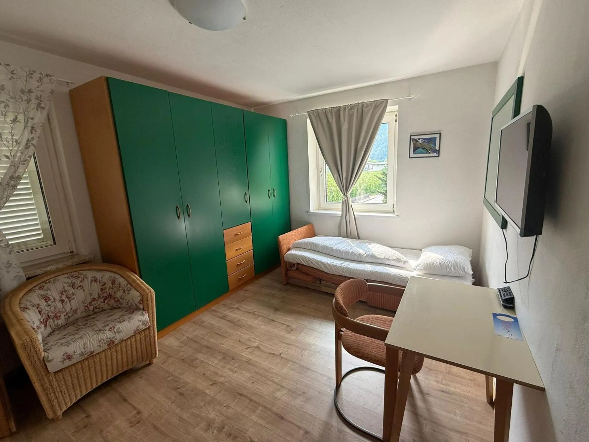 Bed in Hotel Mondschein