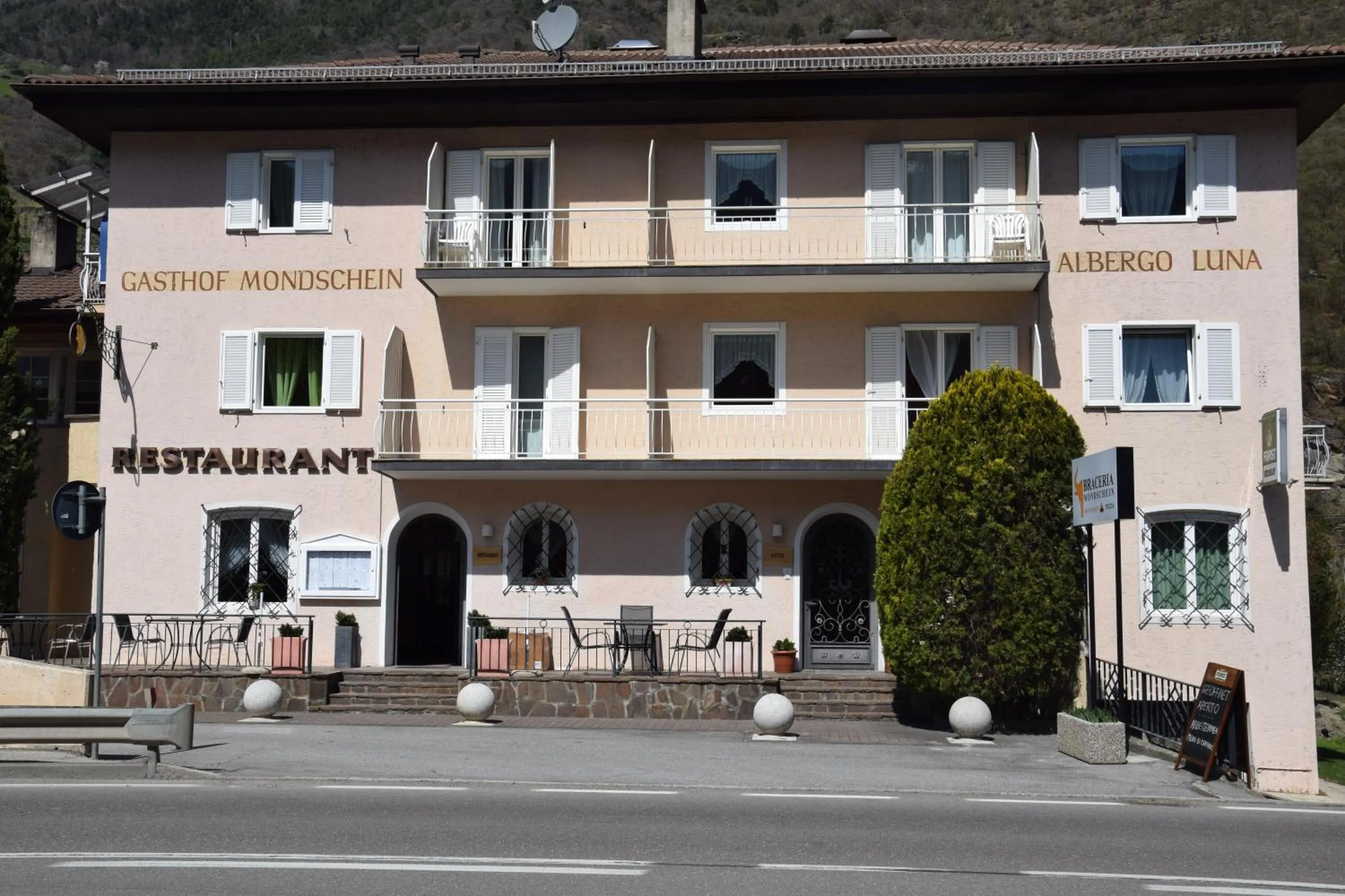 Property building in Hotel Mondschein