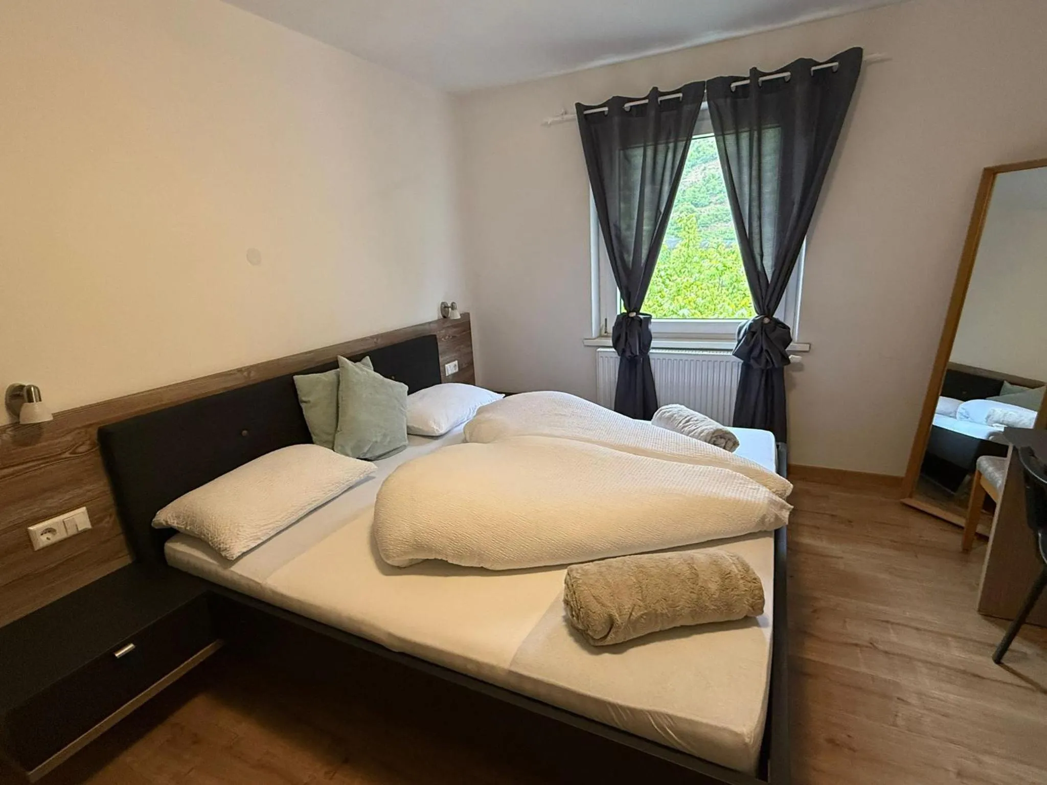 Bed in Hotel Mondschein