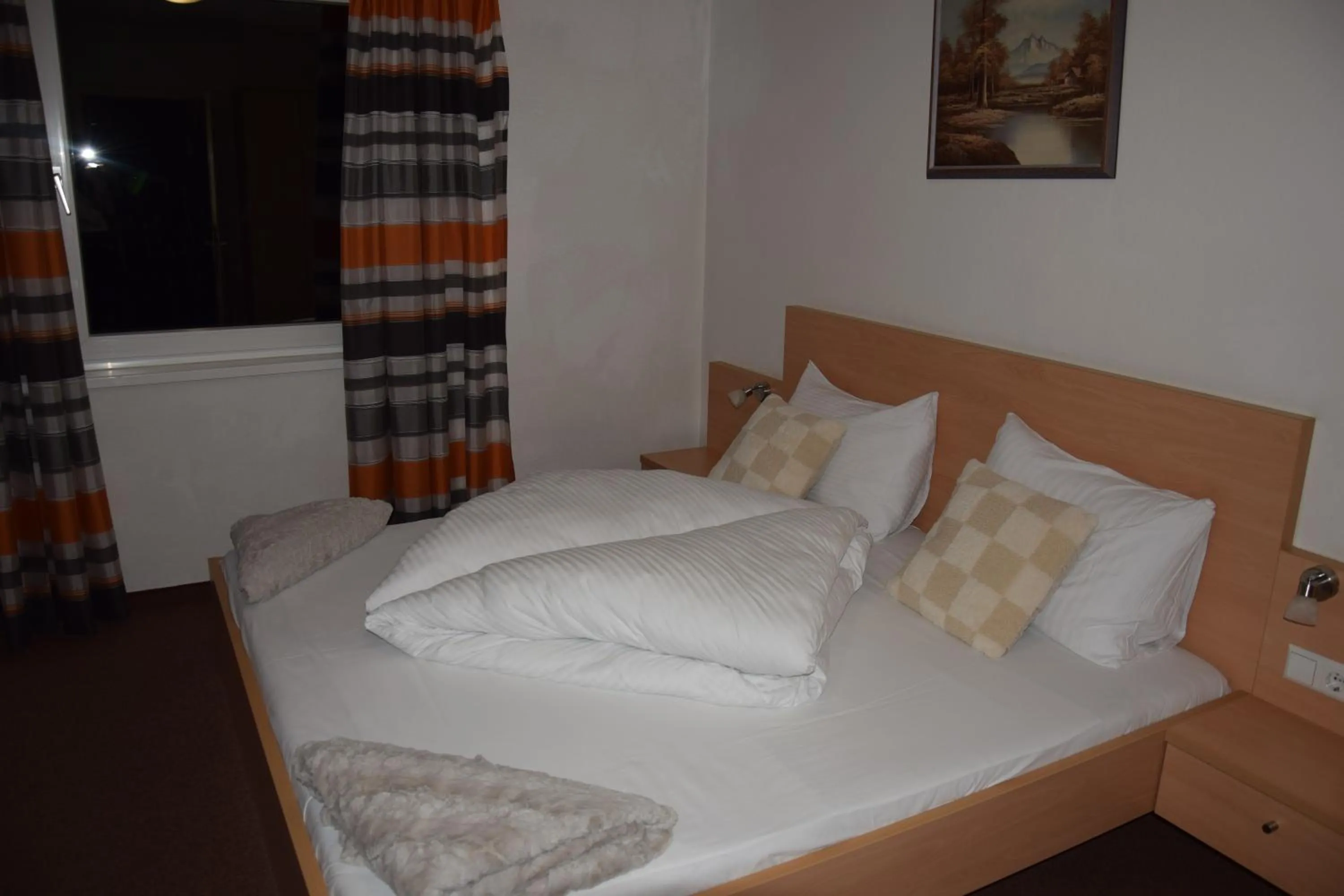Bed in Hotel Mondschein