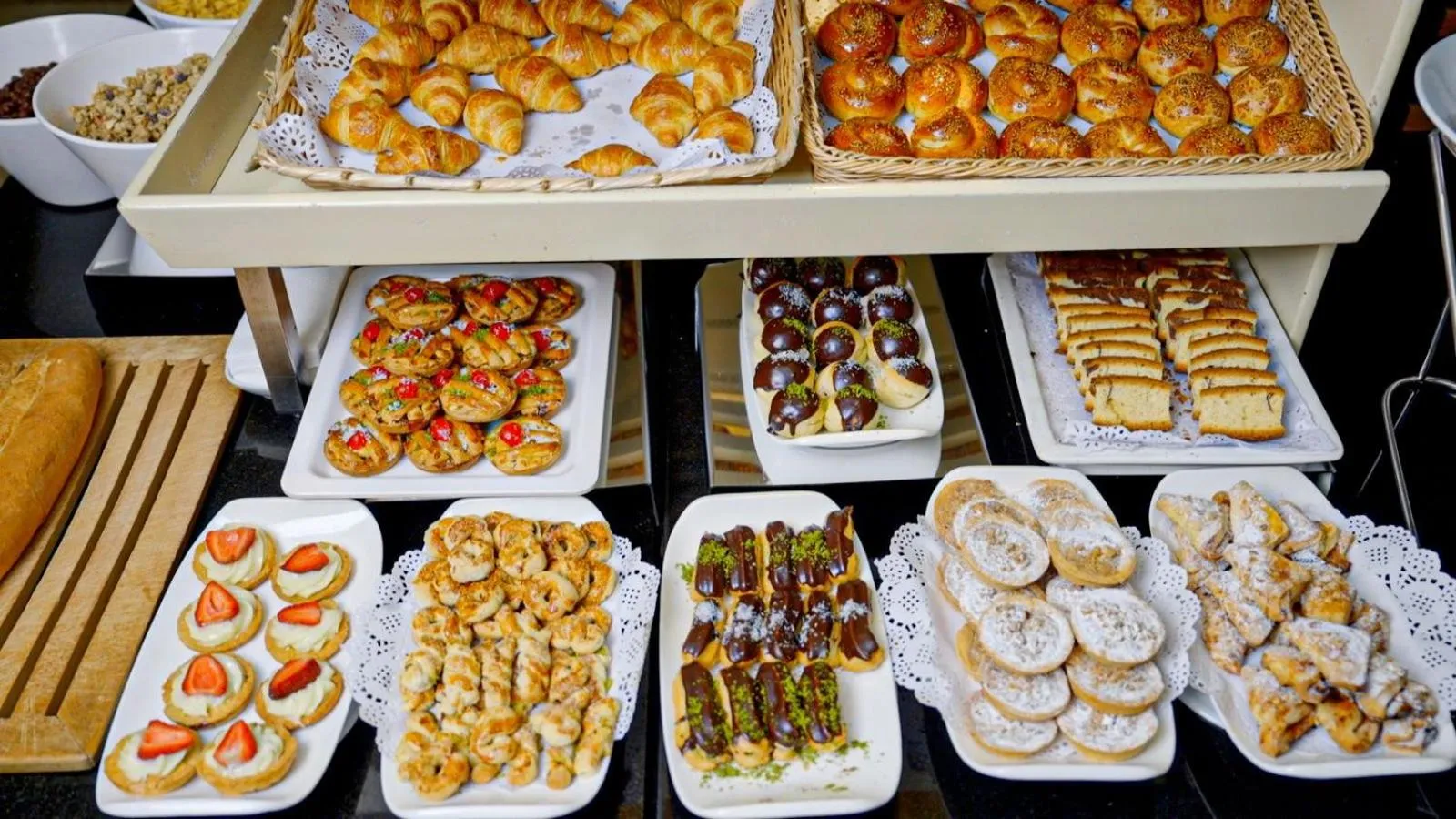 Food and drinks in Kent Hotel