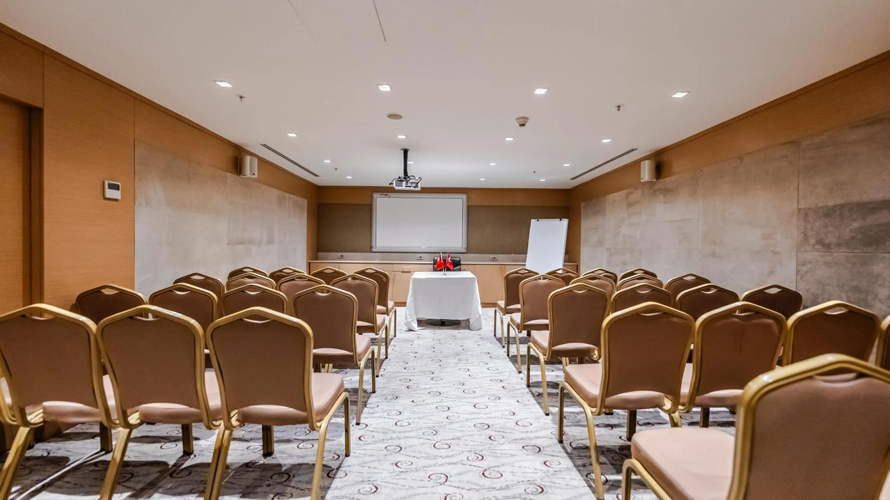 Meeting/conference room in Kent Hotel