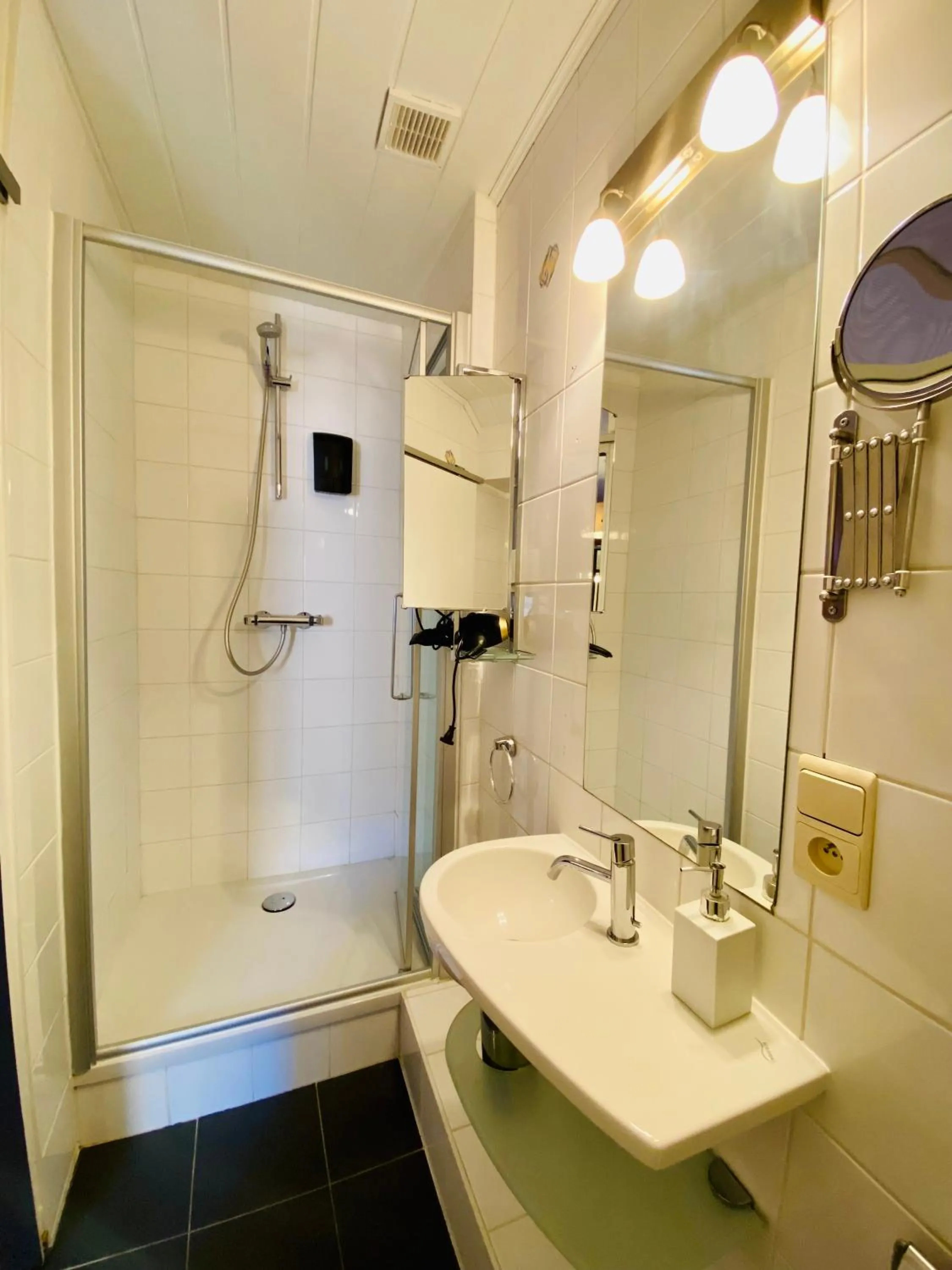 Bathroom in Tripel B