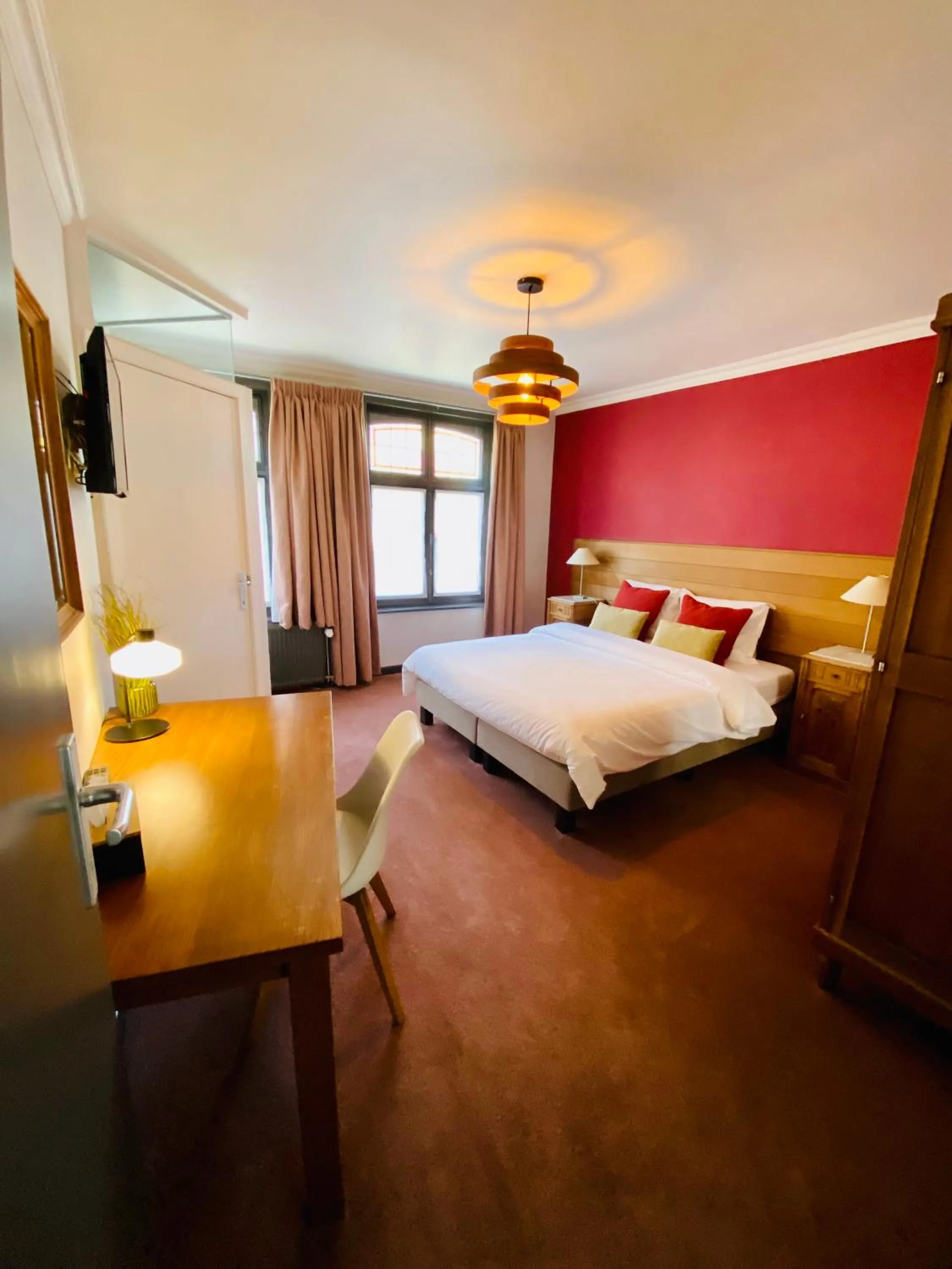 Bedroom, Bed in Tripel B