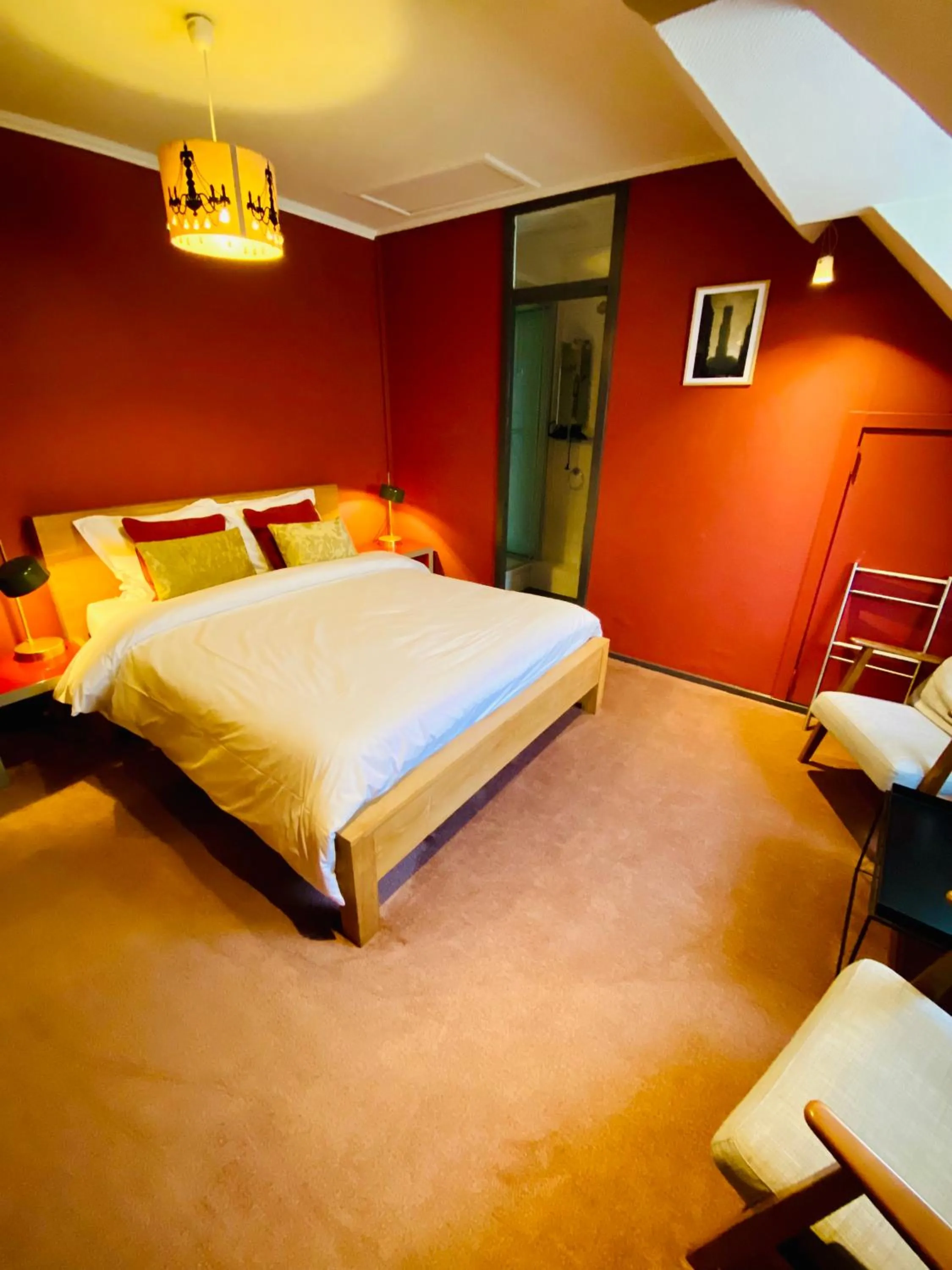 Bedroom, Bed in Tripel B