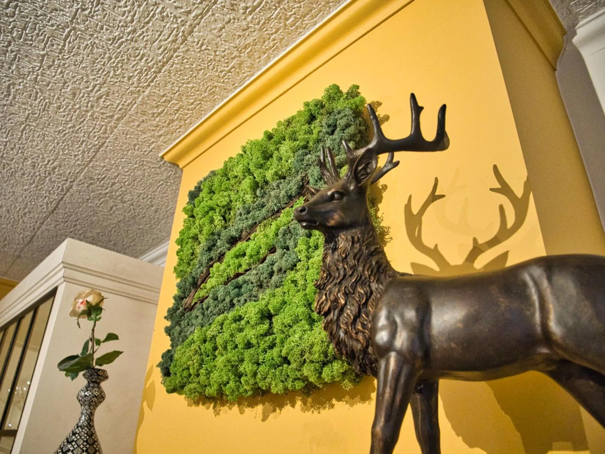 Decorative detail in Tripel B