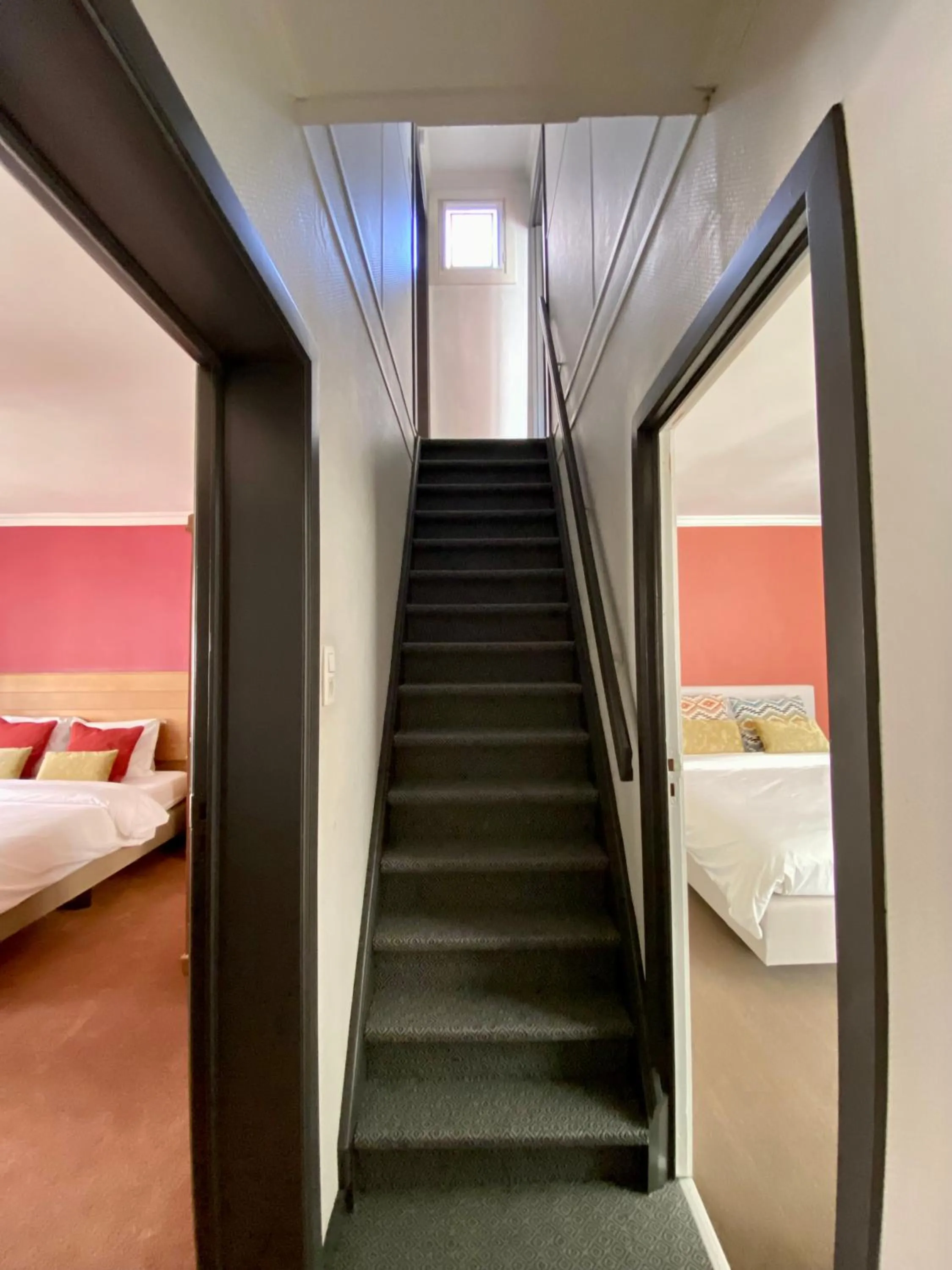 Property building, Bed in Tripel B