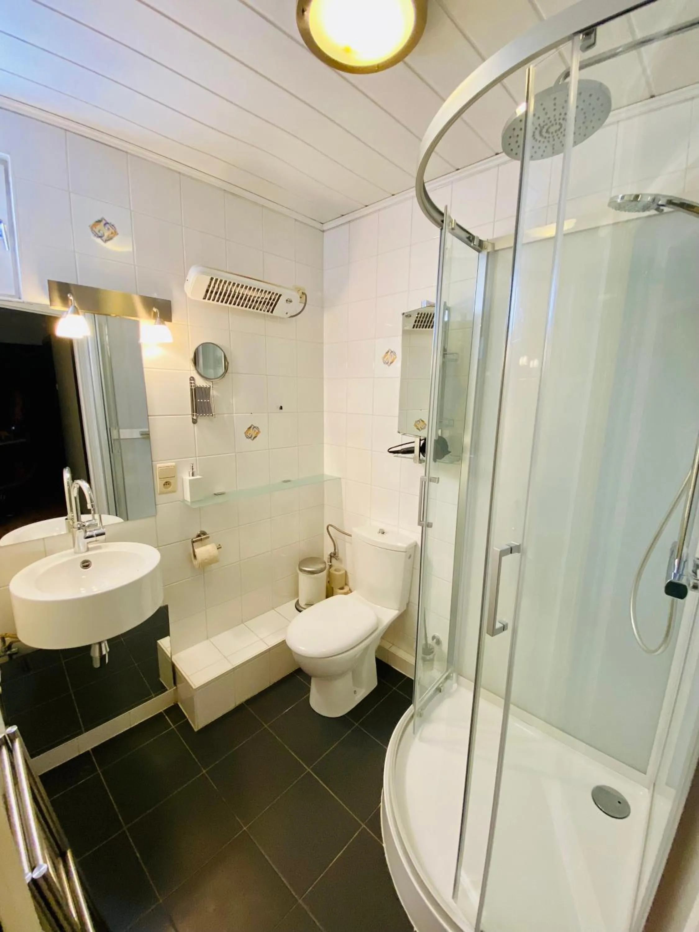 Bathroom in Tripel B