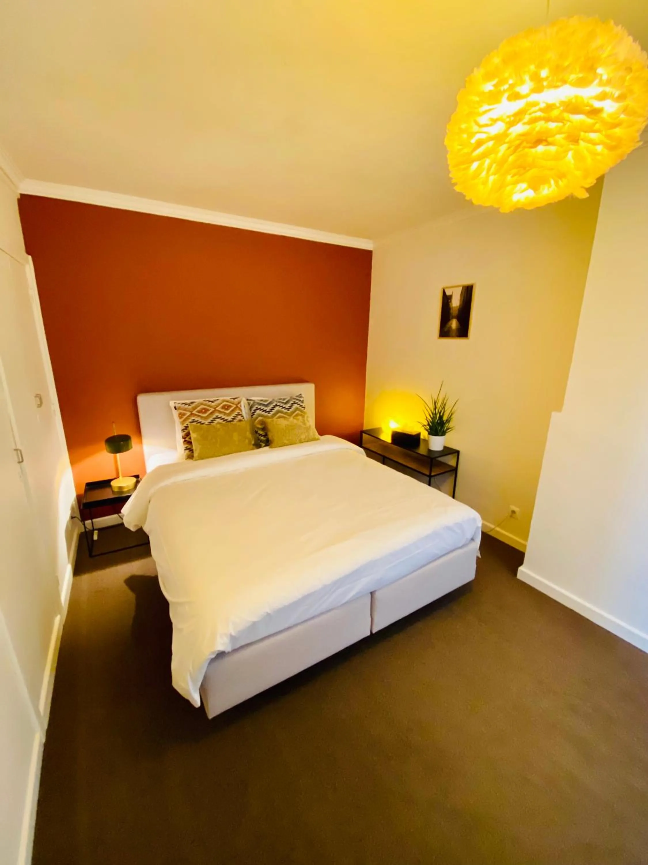 Bedroom, Bed in Tripel B