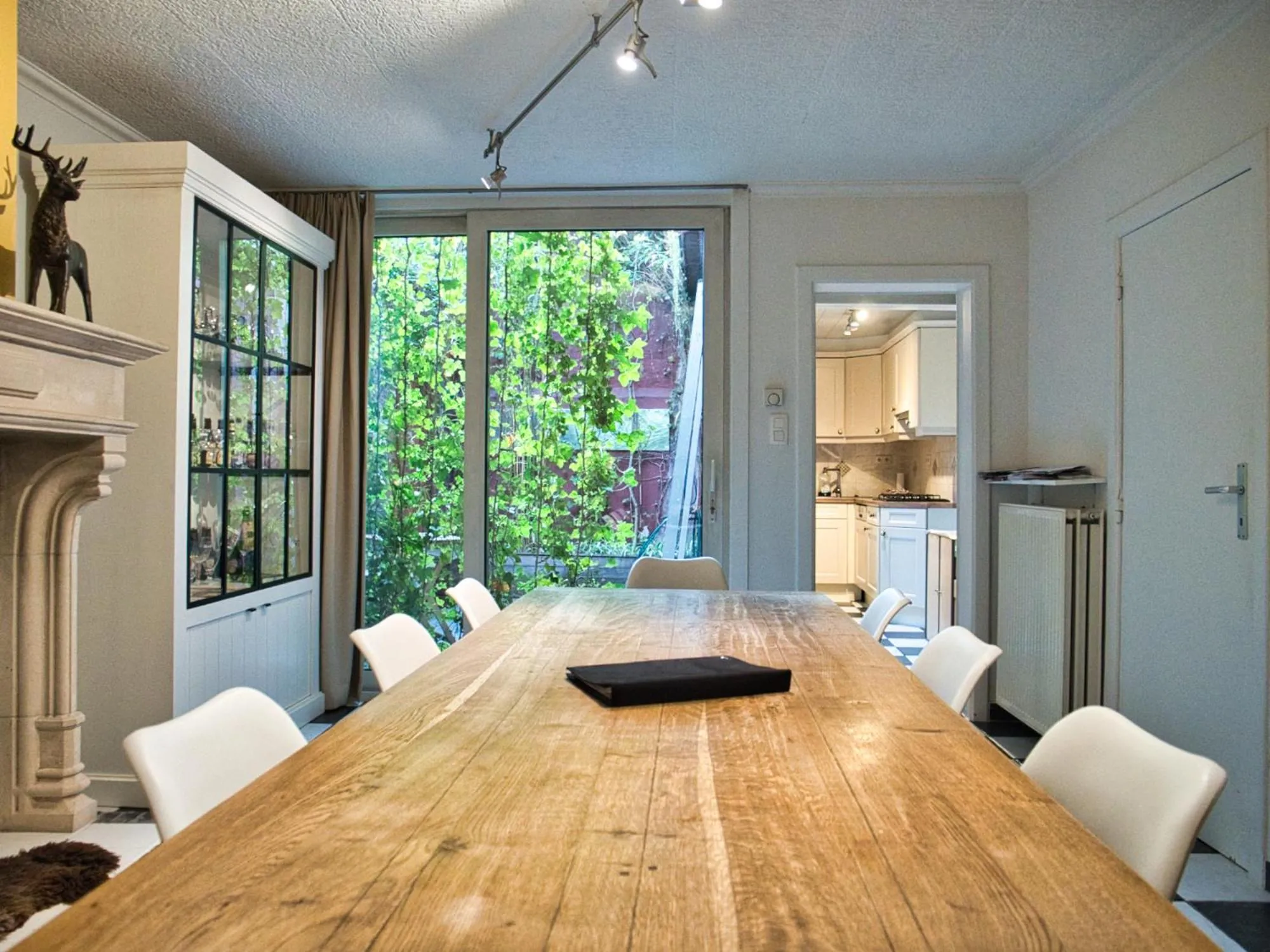 Dining area in Tripel B