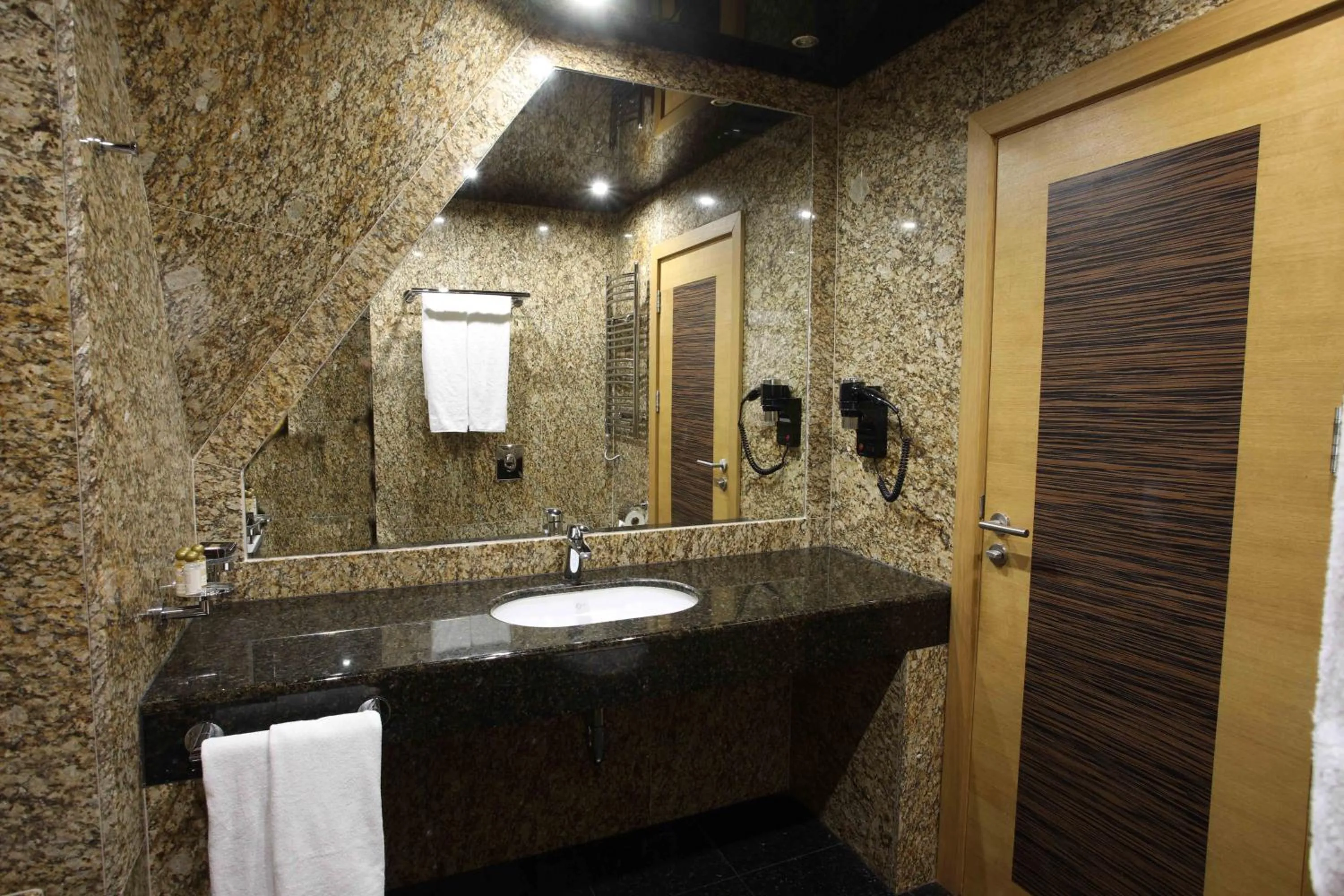 Bathroom in Art Complex Anel