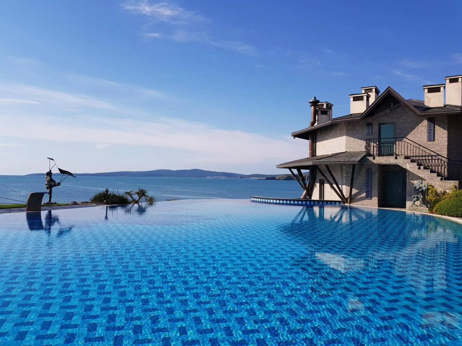 Swimming pool in Art Complex Anel