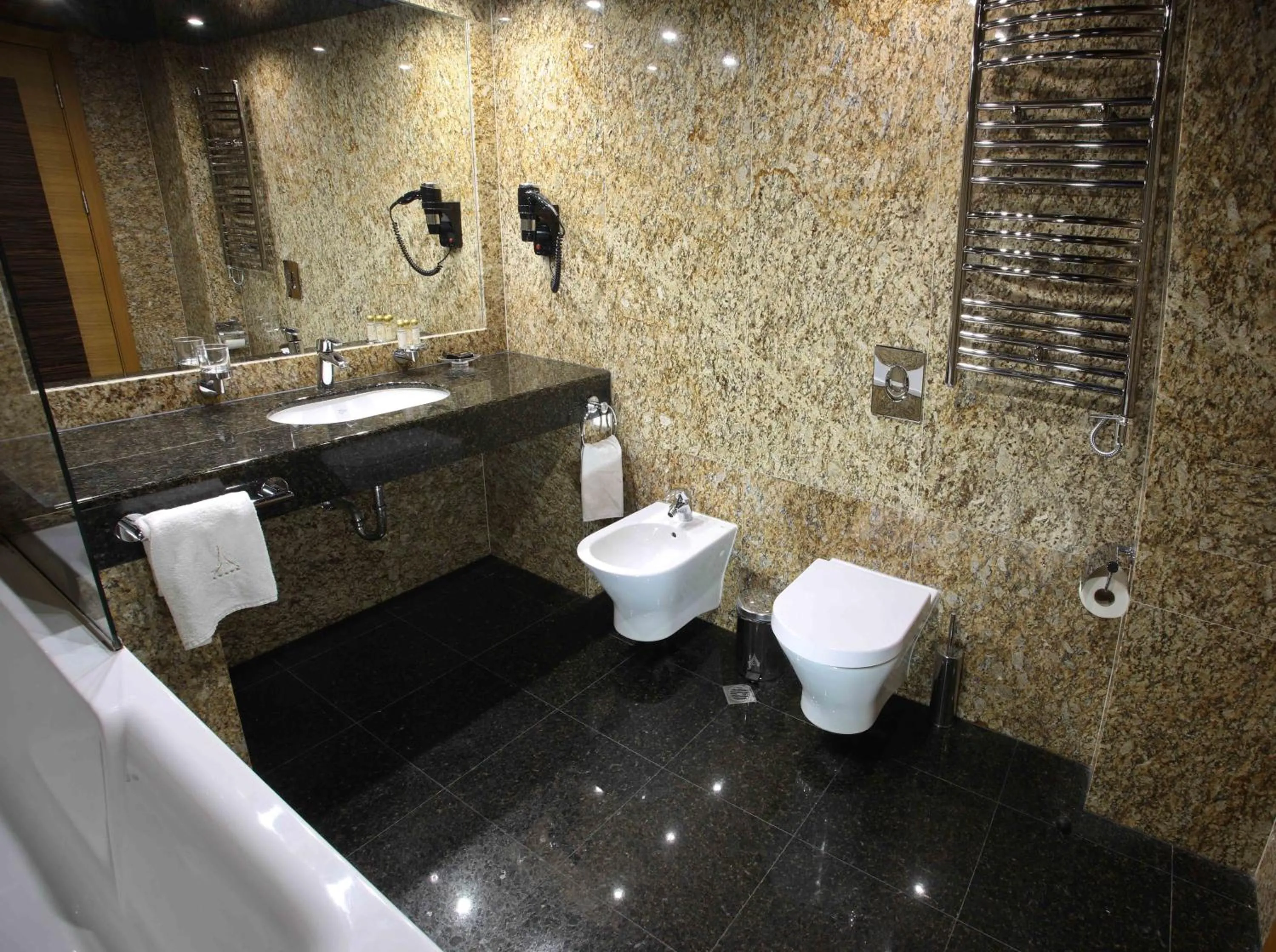 Bathroom in Art Complex Anel