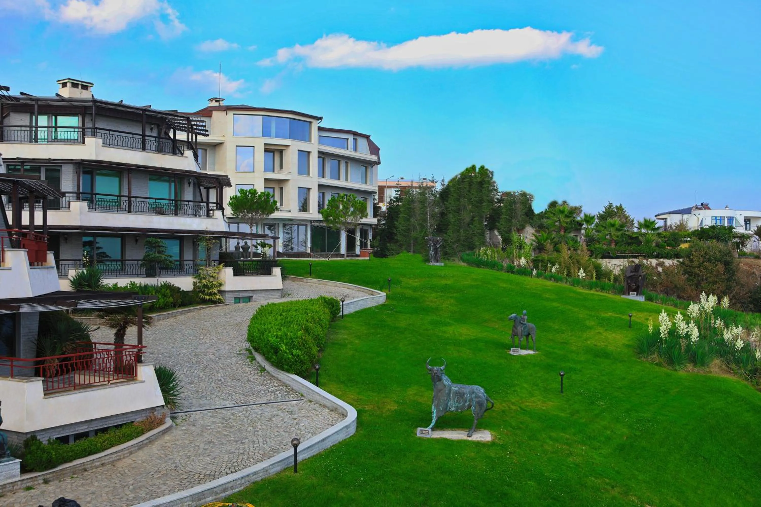 Property building in Art Complex Anel