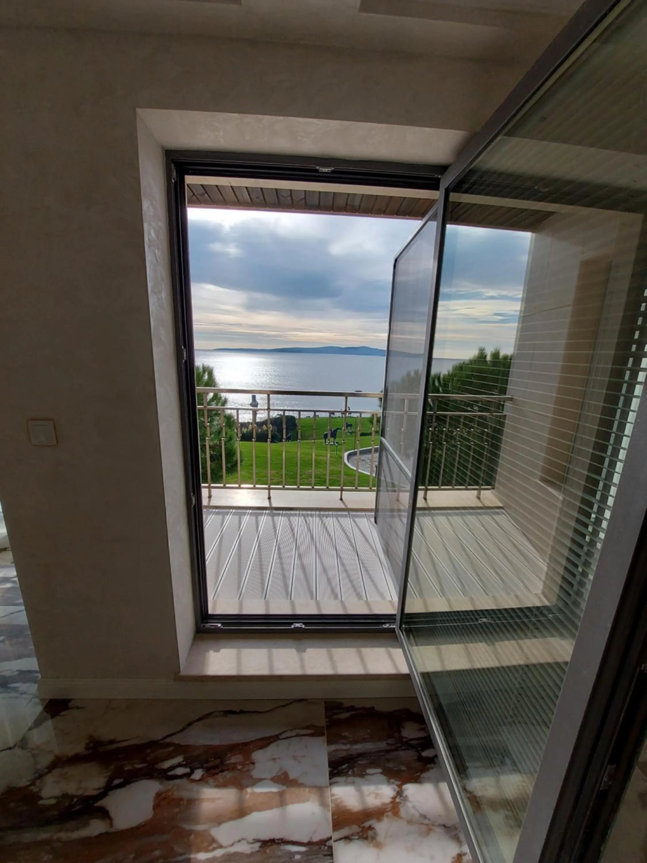 Balcony/Terrace in Art Complex Anel