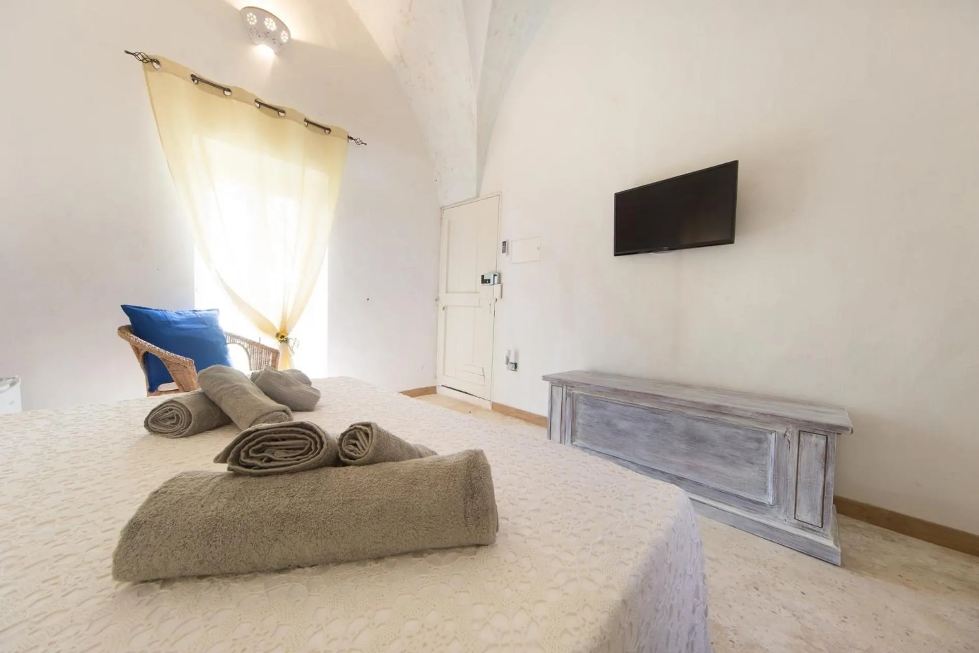 Photo of the whole room, Bed in Giardino Nascosto