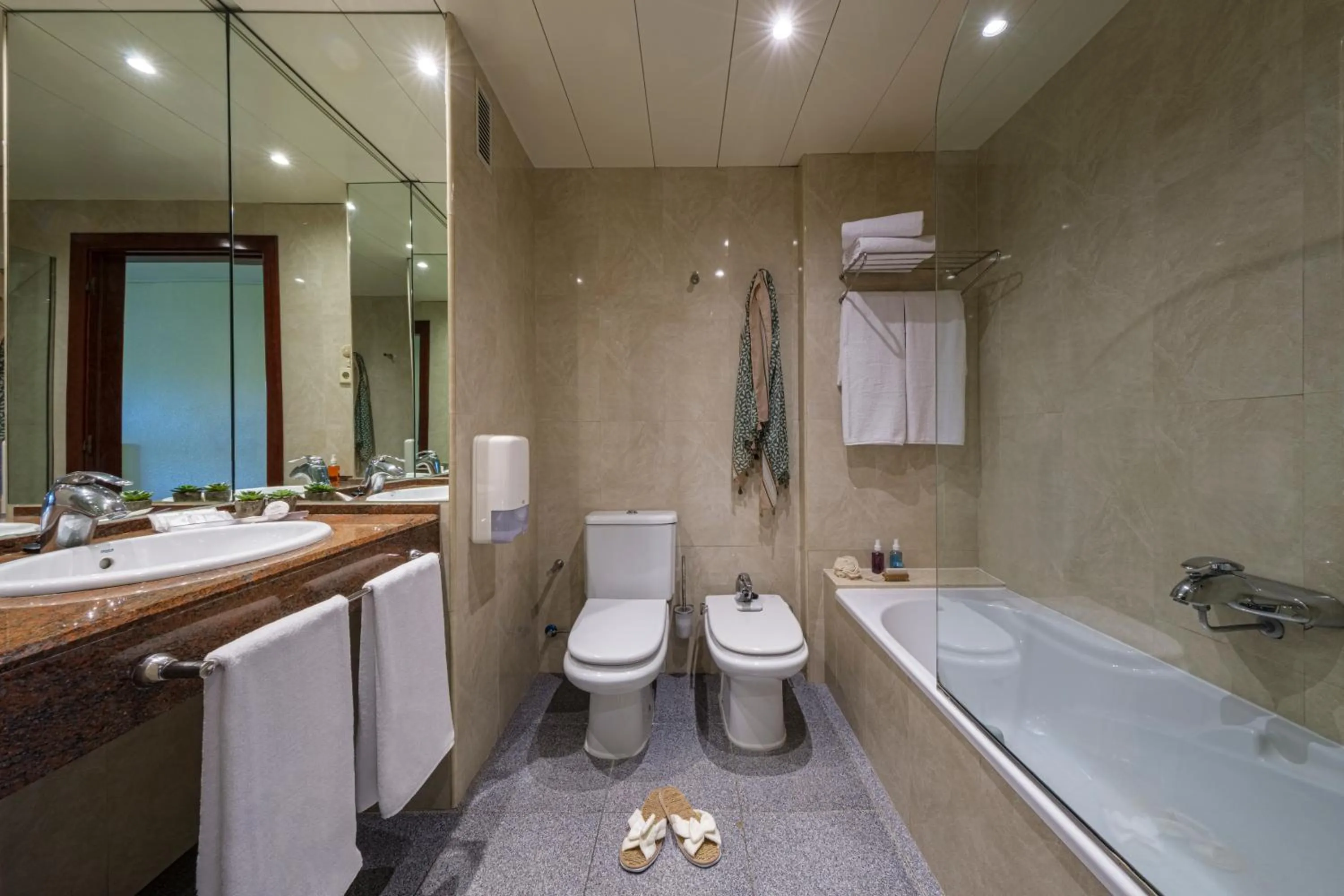 Bathroom in Estival Park Silmar