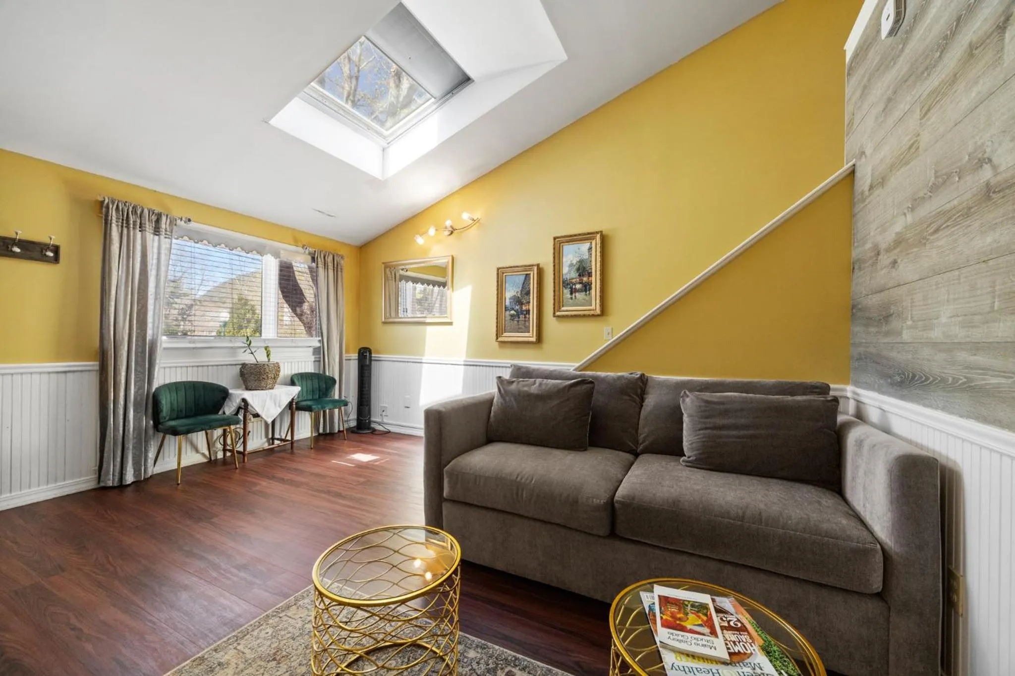 Living room in Hartstone Inn