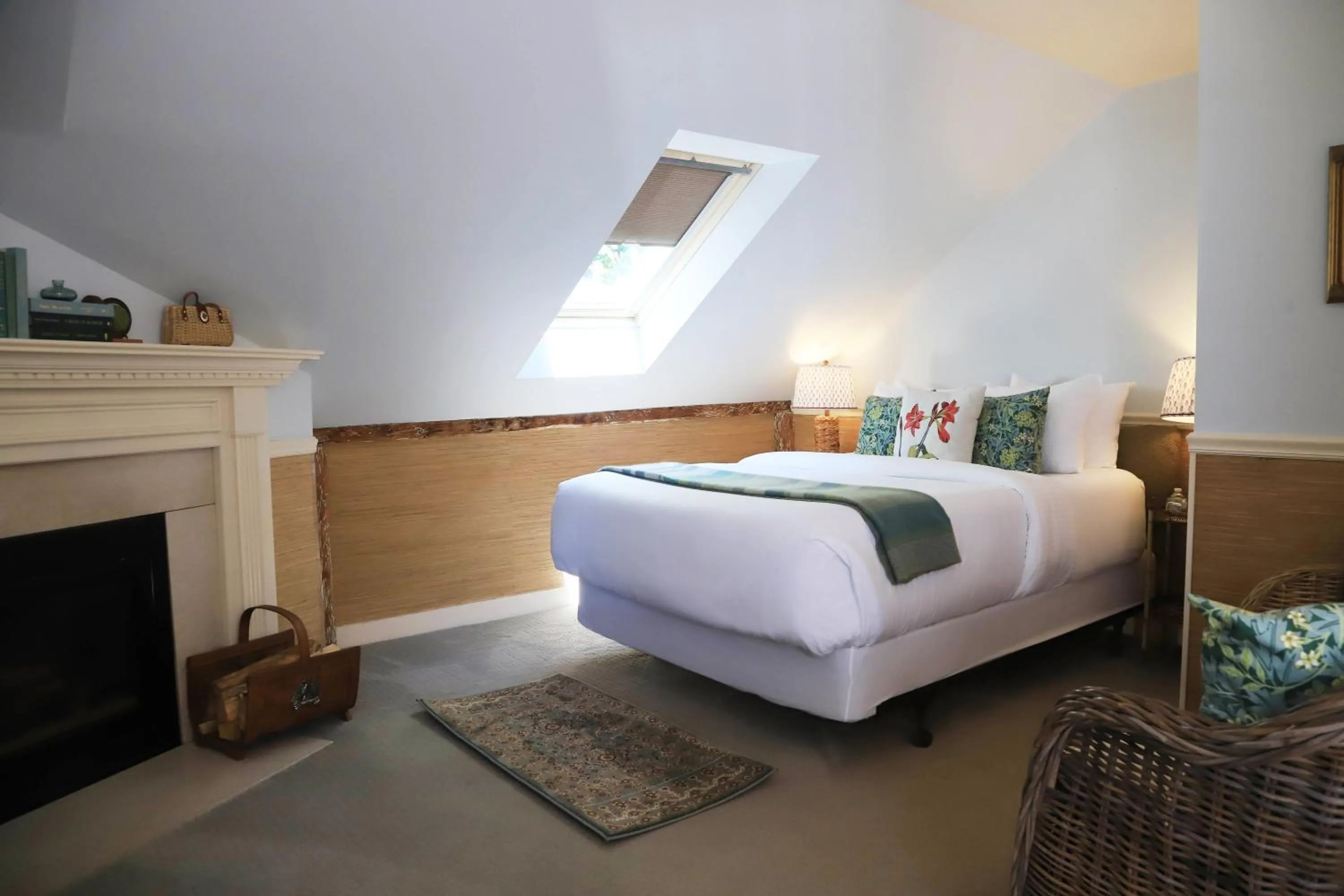 Bed in Hartstone Inn