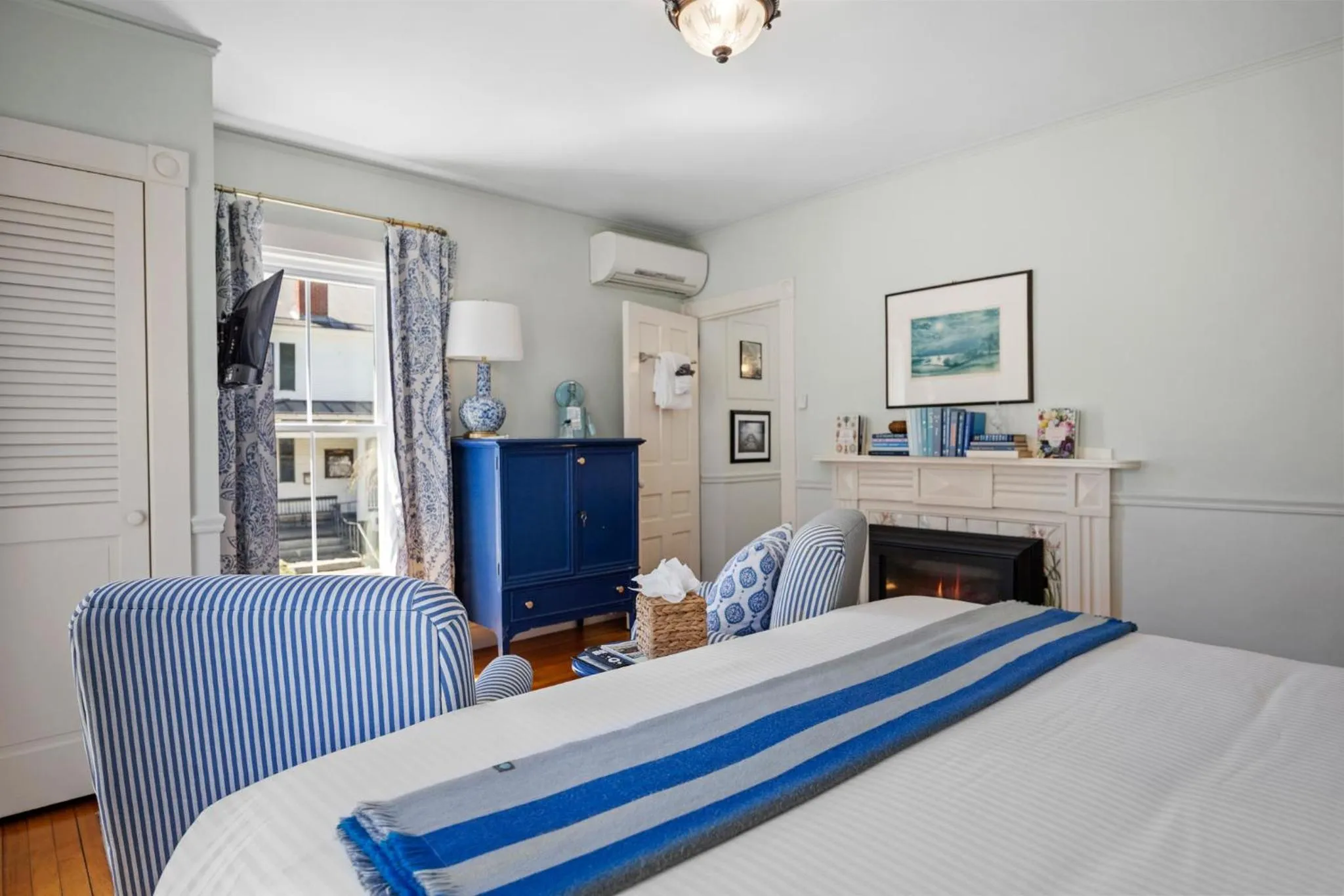 Bed in Hartstone Inn