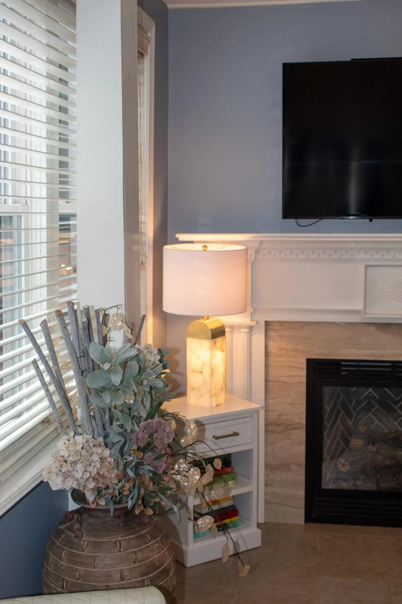 Living room in Hartstone Inn