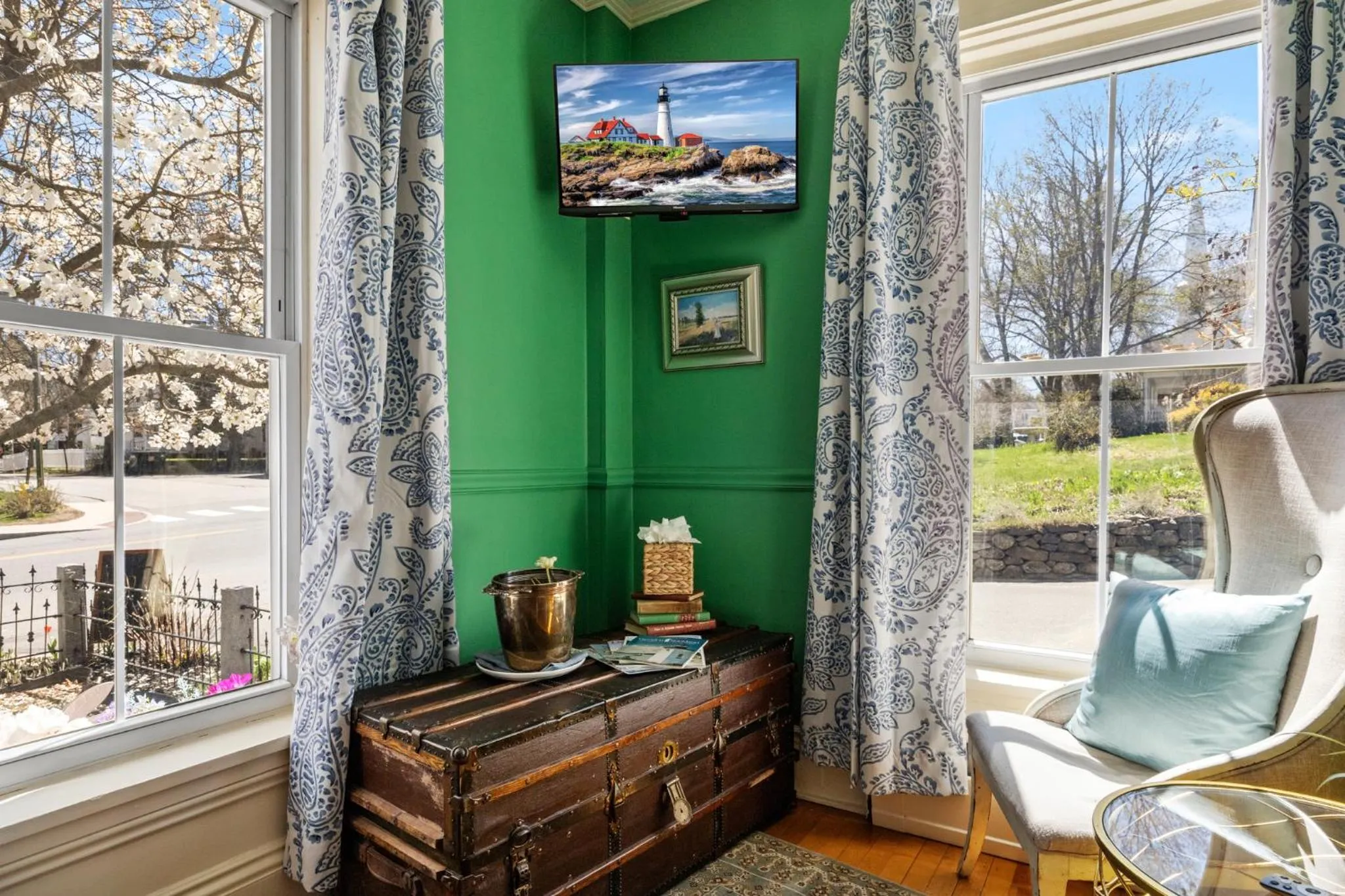 Spring in Hartstone Inn