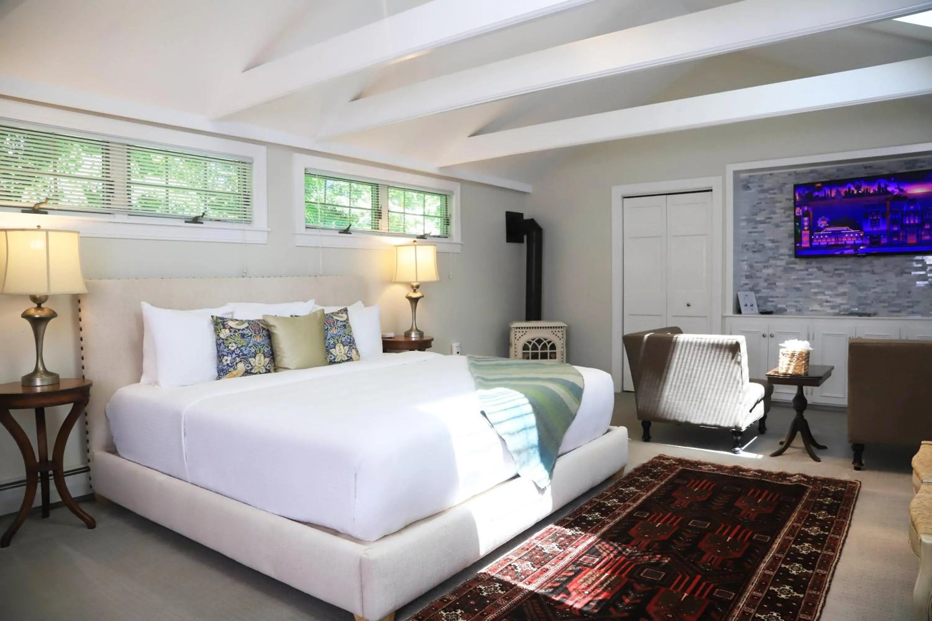 Bed in Hartstone Inn